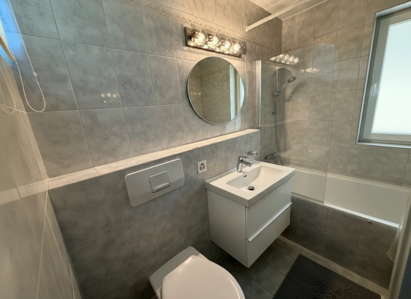 Spacious 8.5-room single-family house in Forch - Photo 12 of 13