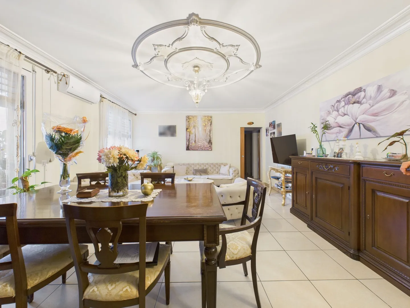 ELEGANT 4.5-ROOM APARTMENT WITH LAUNDRY - Photo 4 of 10