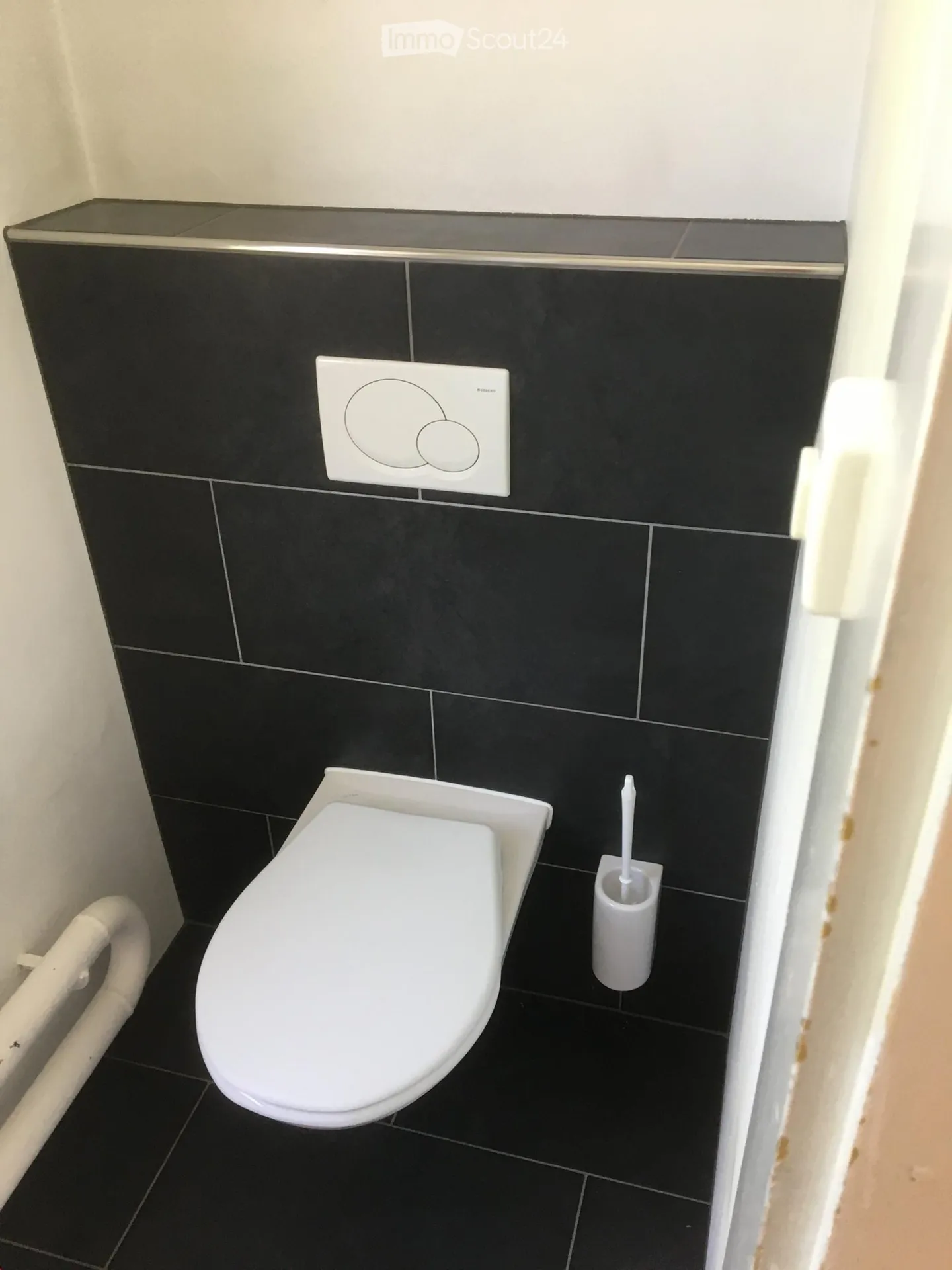 Charming 4.5-room terraced house with garden in Nidau - Photo 11 of 13