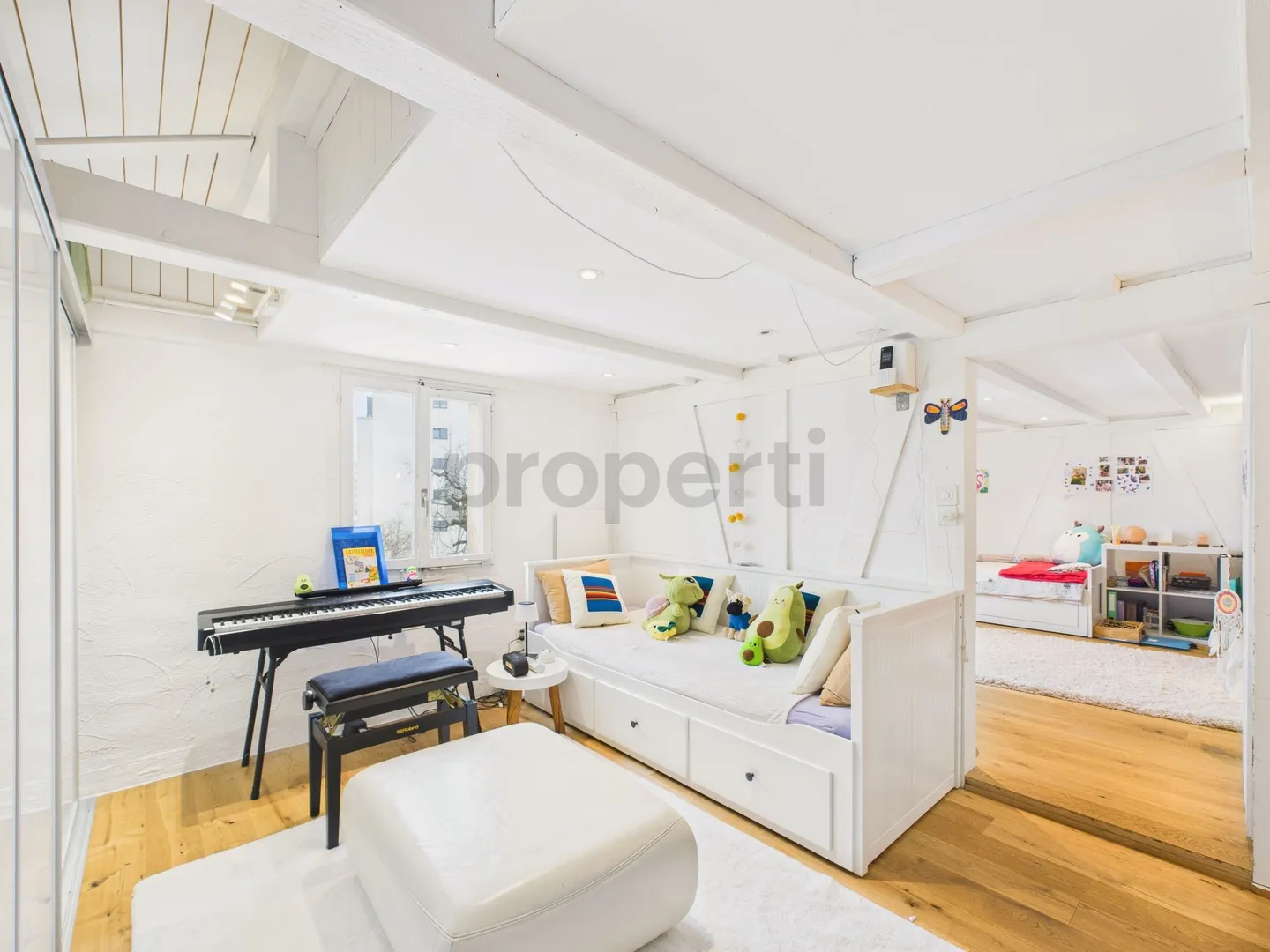 Maison d'angle de 5 pièces récemment rénovée avec jardin à Wetzikon - Photo 8 sur 13