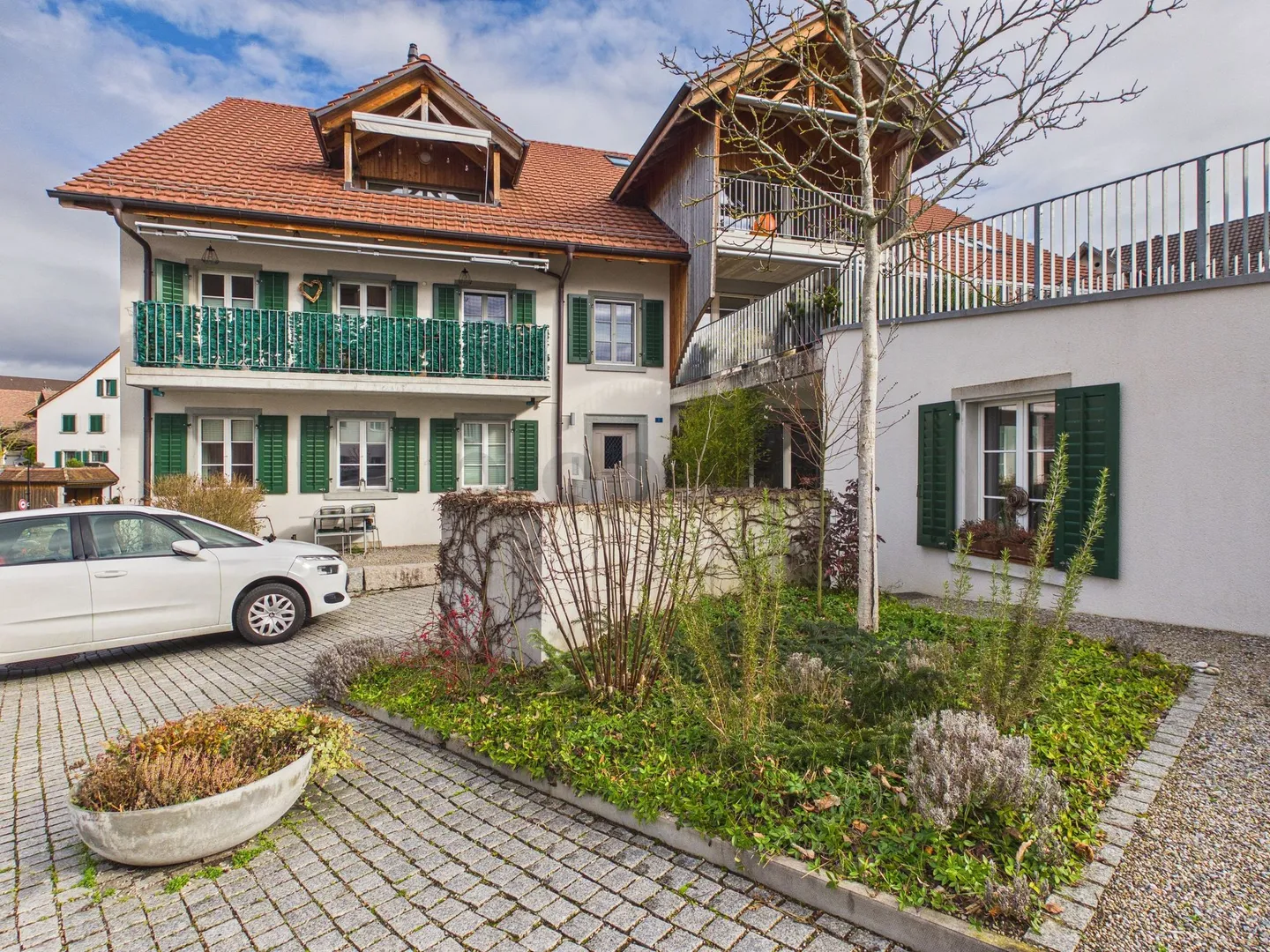 Maisonette moderne de 3,5 pièces avec belle vue - Photo 1 sur 12