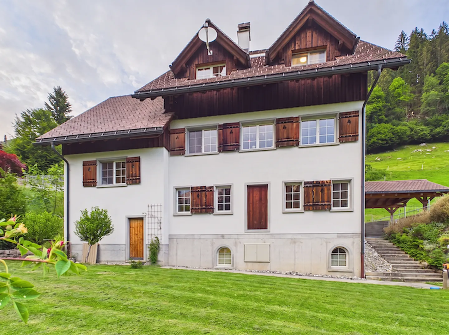 Casa familiare con grande giardino e vista sulle montagne - Il tuo rifugio sopra Näfels - Foto 1 di 13