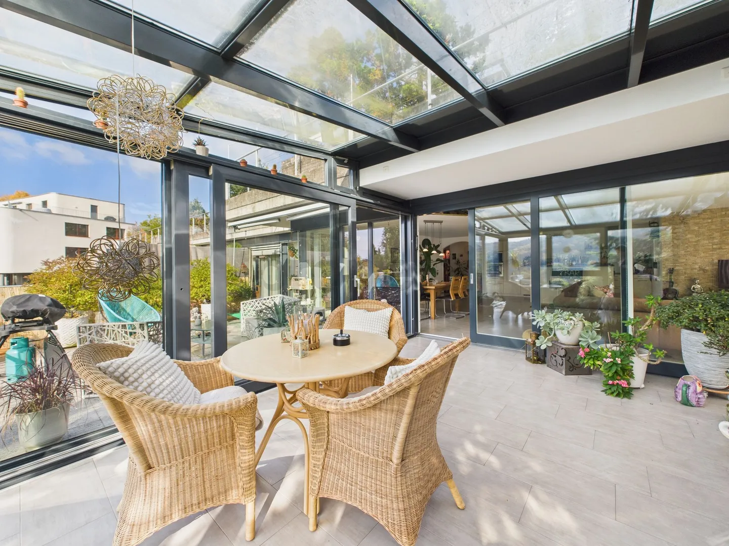 Modern 5.5 Room Terrace Apartment - Photo 11 of 13