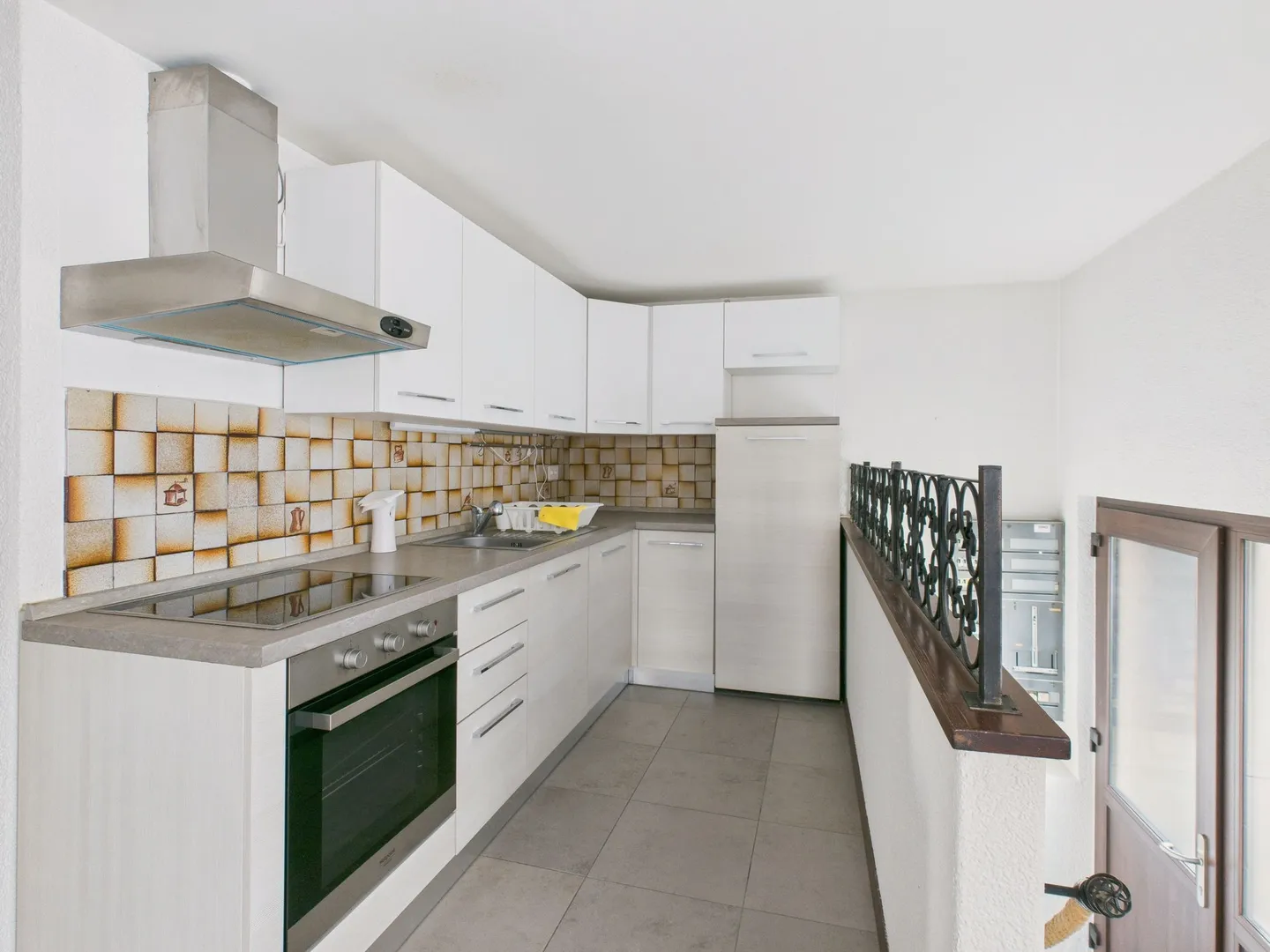 Charming townhouse in Cademario with breathtaking valley view - Photo 2 of 11