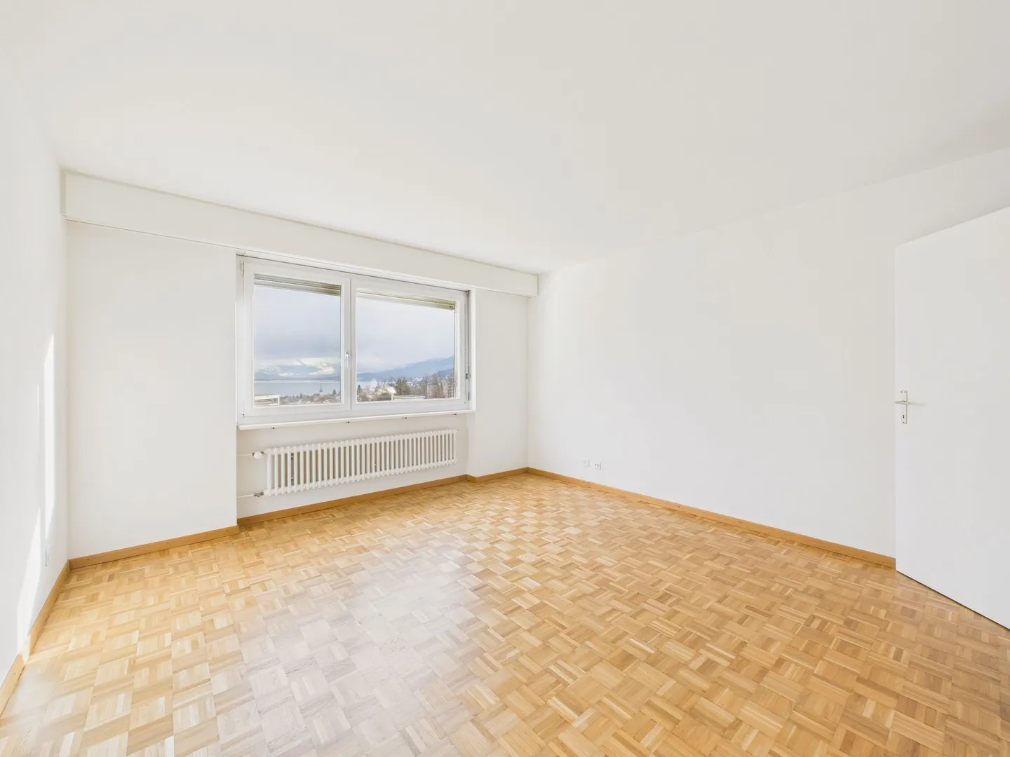 Appartement lumineux de 3,5 pièces avec belle vue à Wädenswil - Photo 4 sur 10