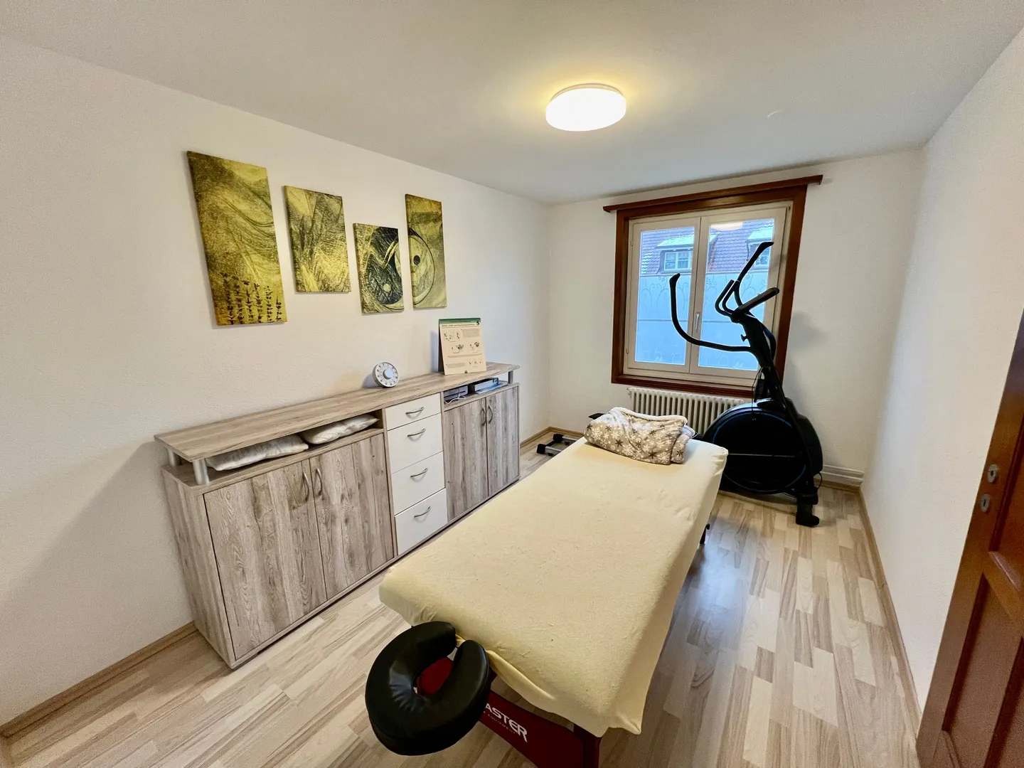 Ruhige 4.5-Zimmer Wohnung mit idealer Lage nahe Zentrum von Bürglen - Foto 8 von 13