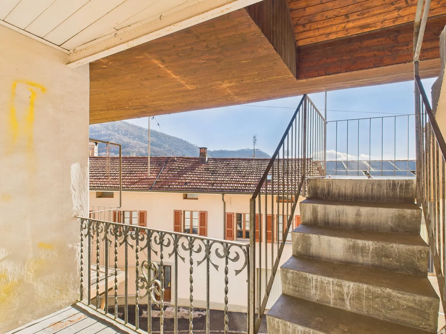 Elegantes Einfamilienhaus mit großem Balkon, Breggia - Foto 10 von 13