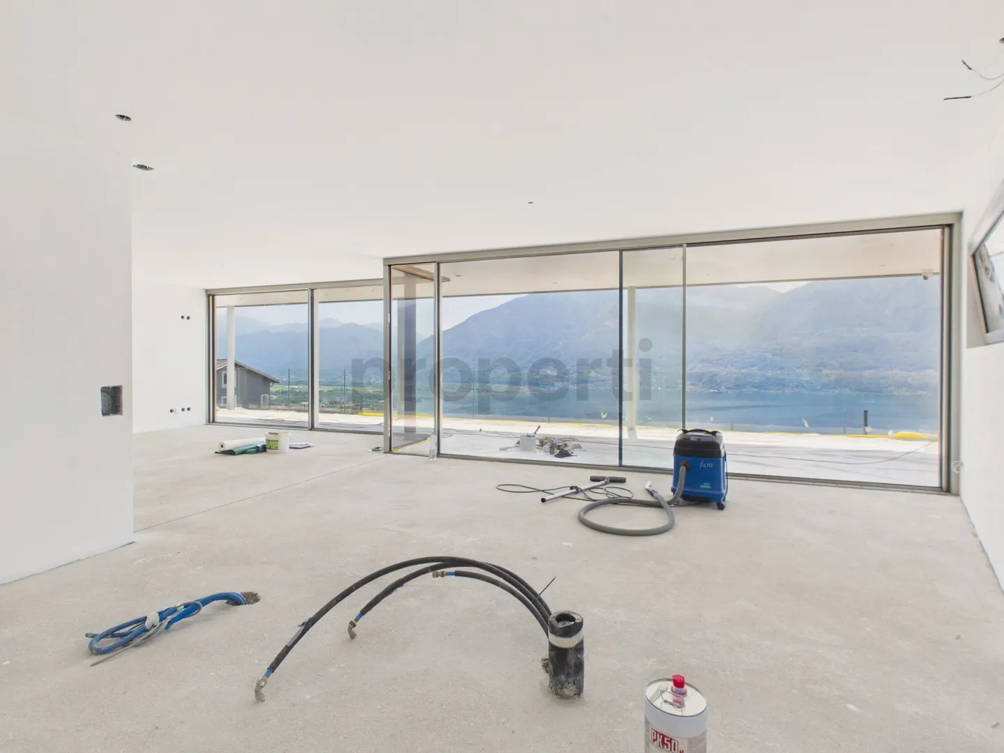 Modern 4.5 room apartment with large balcony, Brione sopra Minusio - Photo 2 of 12
