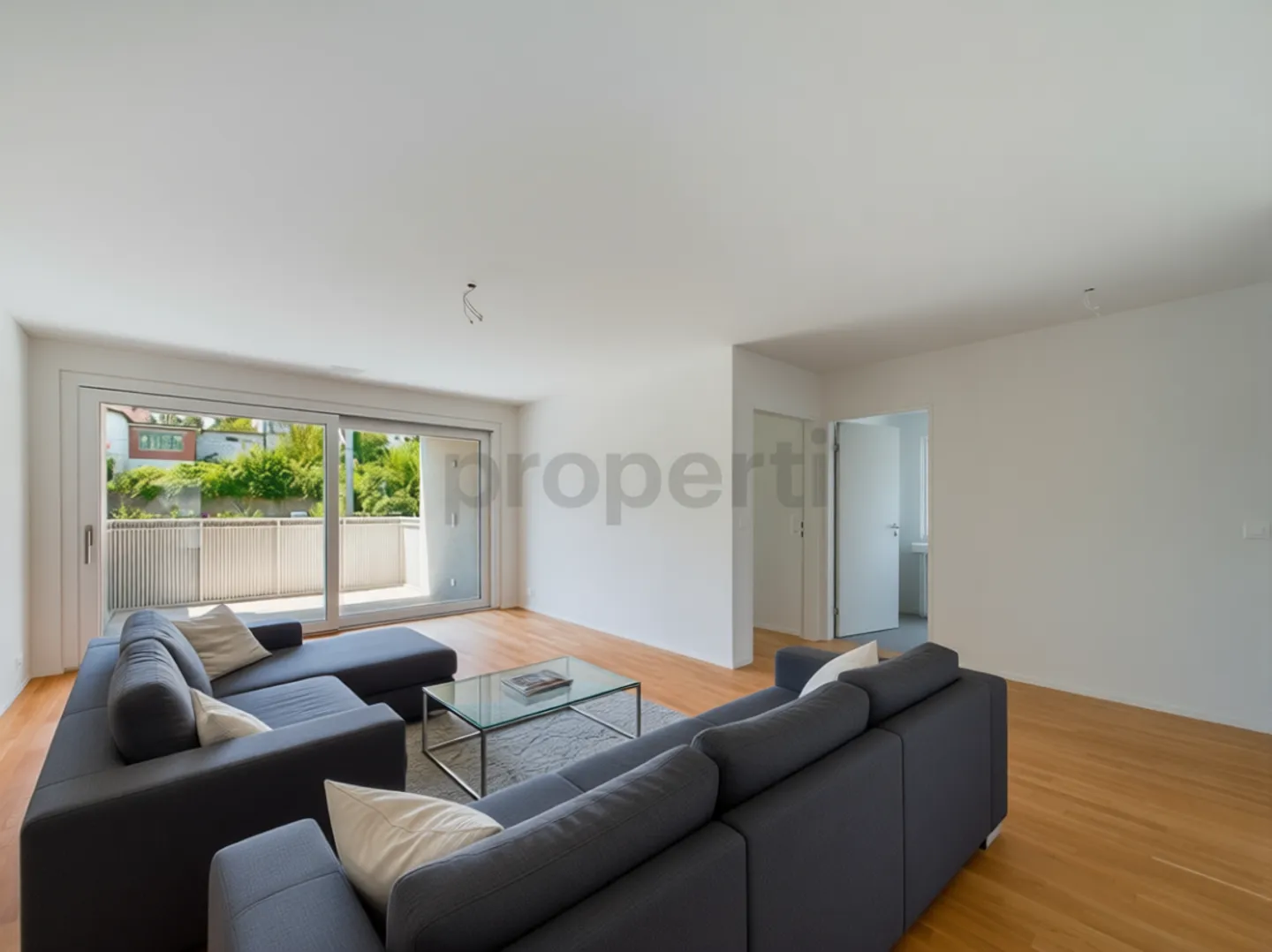 Modern 3.5-room apartment in a quiet location in Zurich Altstetten - Photo 1 of 13