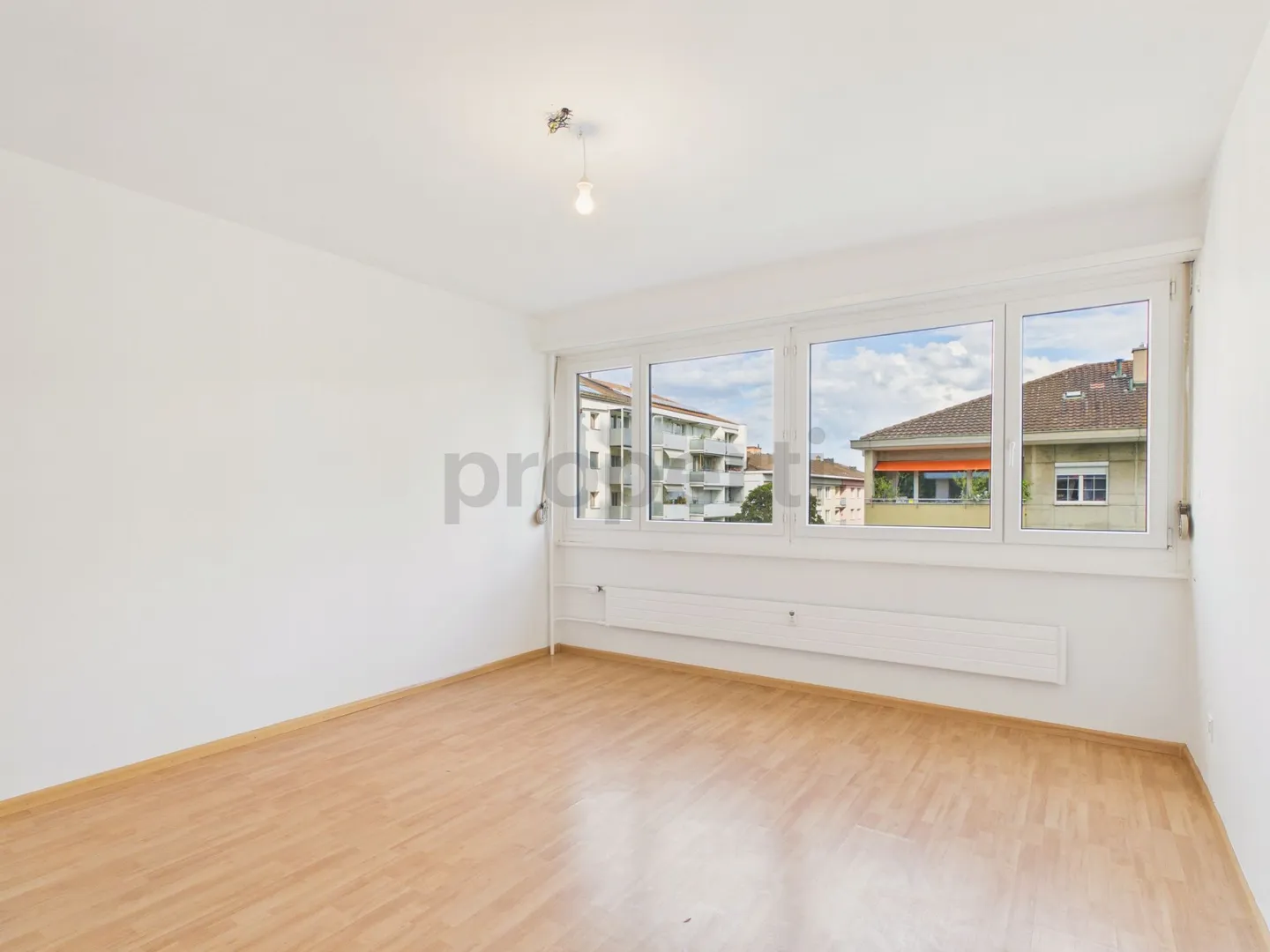 Modern 2-room apartment with balcony, Basel - Photo 7 of 13