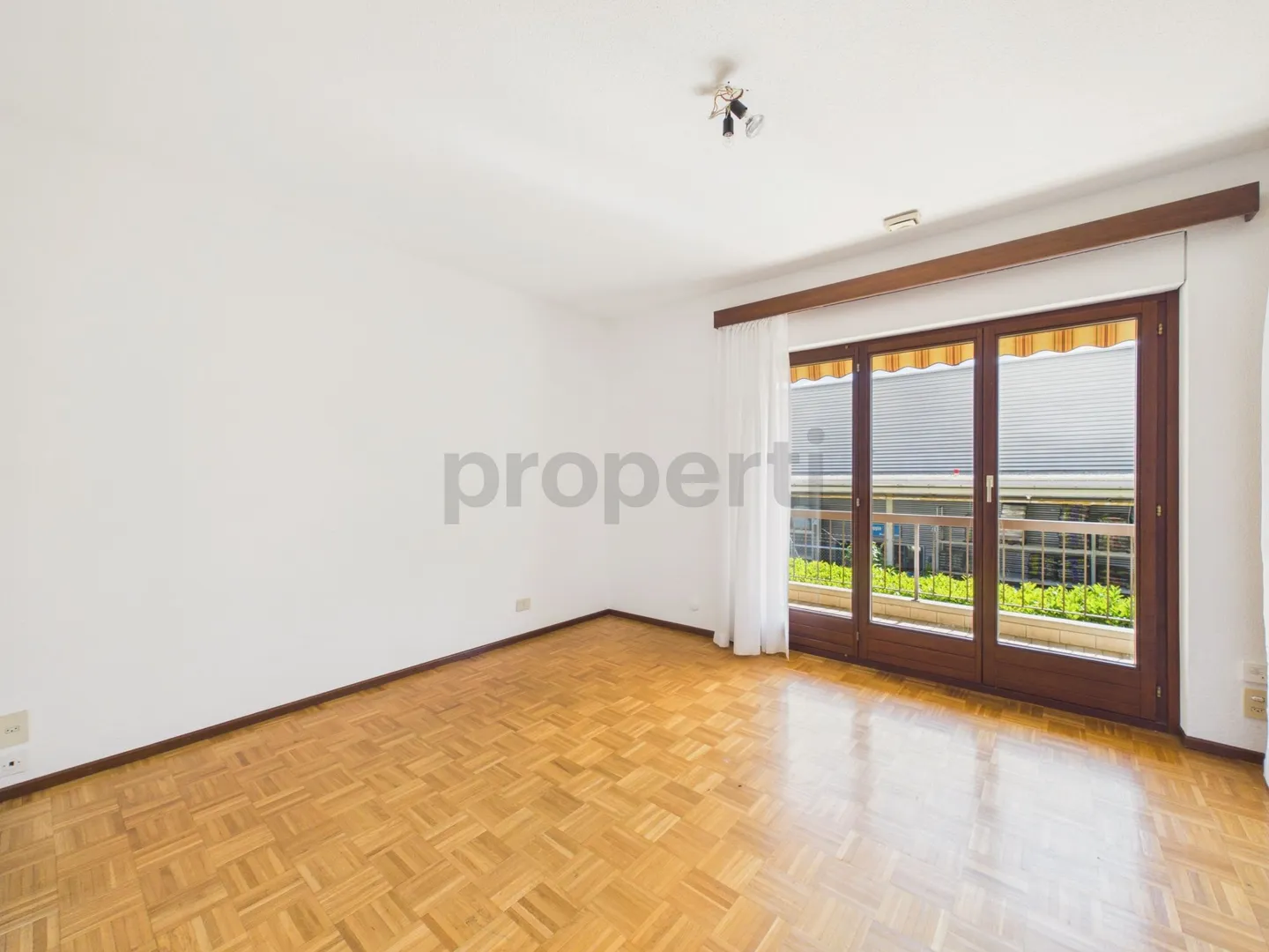 4,5-Zimmer-Wohnung mit Garage in einem Zweifamilienhaus - Foto 8 von 13