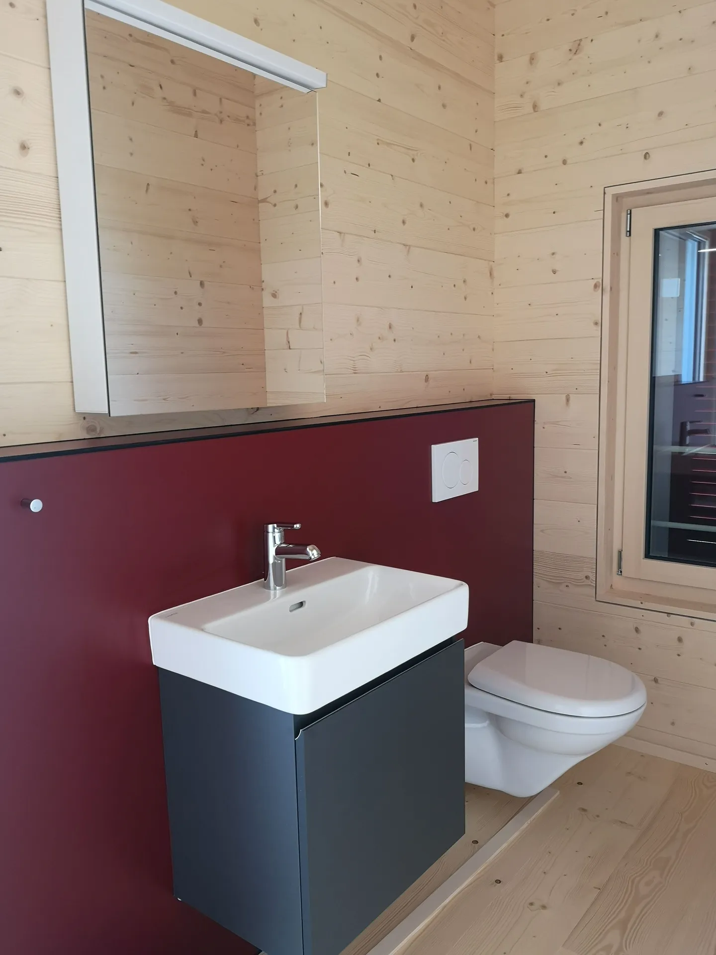 Moderne Maisonette mit sonnigem Balkon - Foto 9 von 11