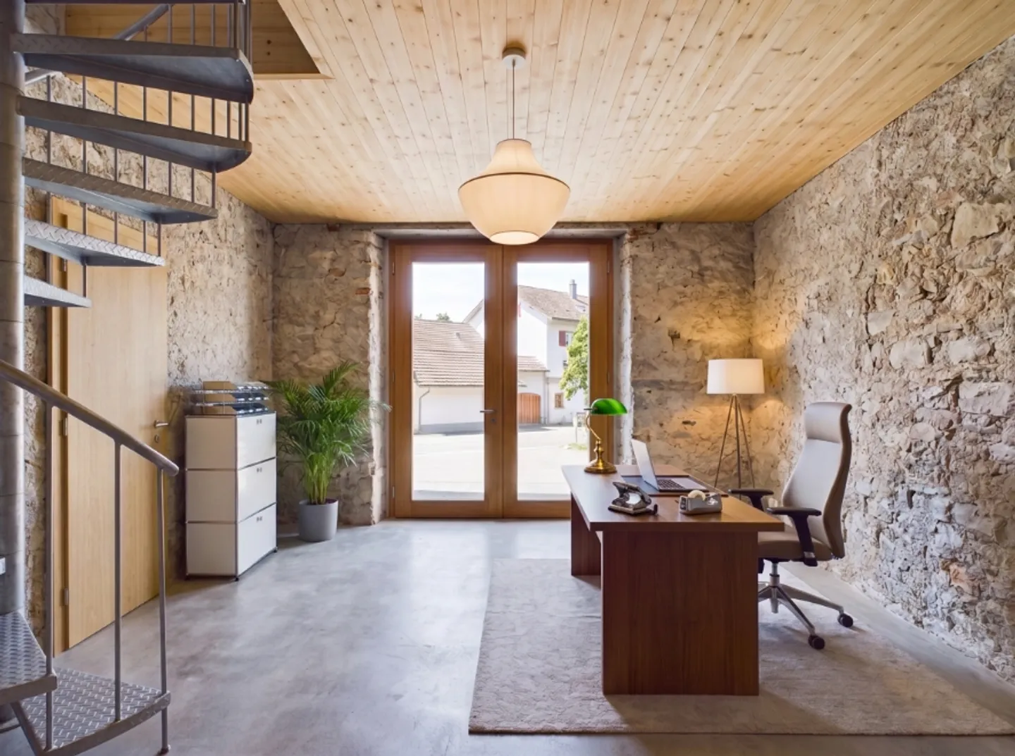 3.5-room condominium on the ground floor in a historic mill from 1555 with a Gothic ceiling and private garden - Photo 6 of 10