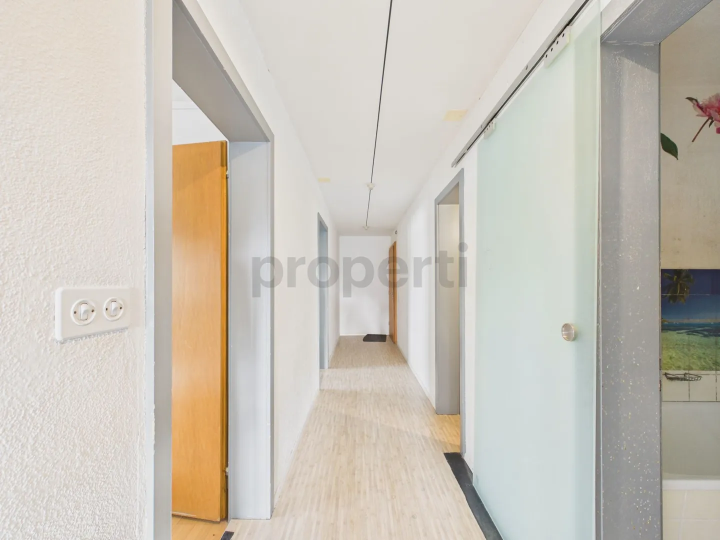 Lichtdurchflutetes Wohnen mit Balkon und Weitsicht - Foto 5 di 12