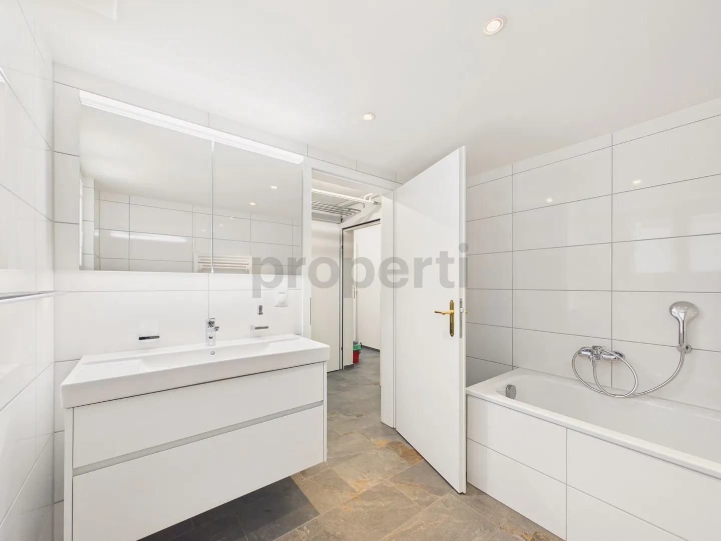 Modernes 6-Zimmer-Reihenhaus mit Balkon, Rheinau - Foto 8 von 13