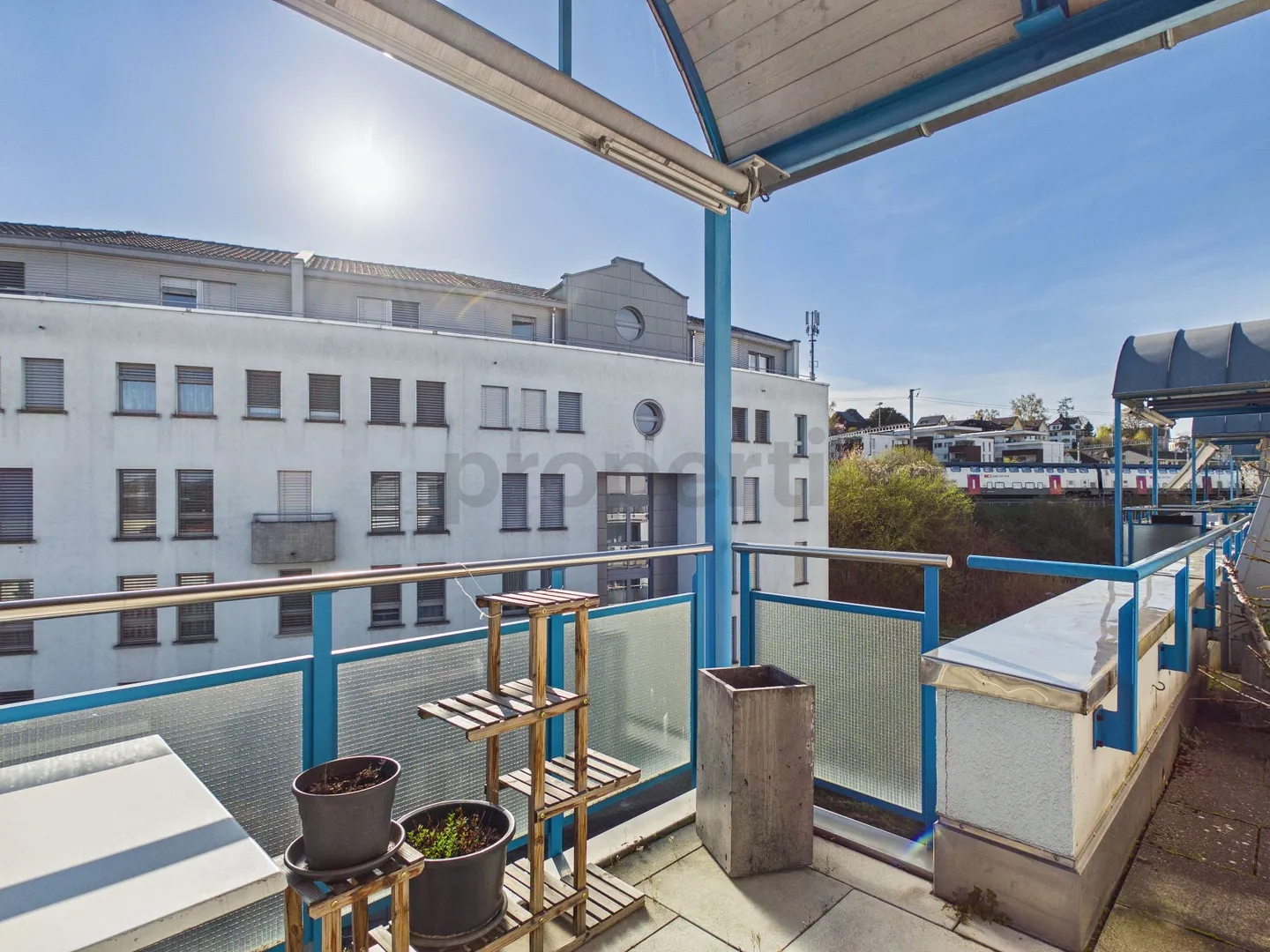 Bright 2.5-Room Apartment with Balcony - Photo 5 of 11