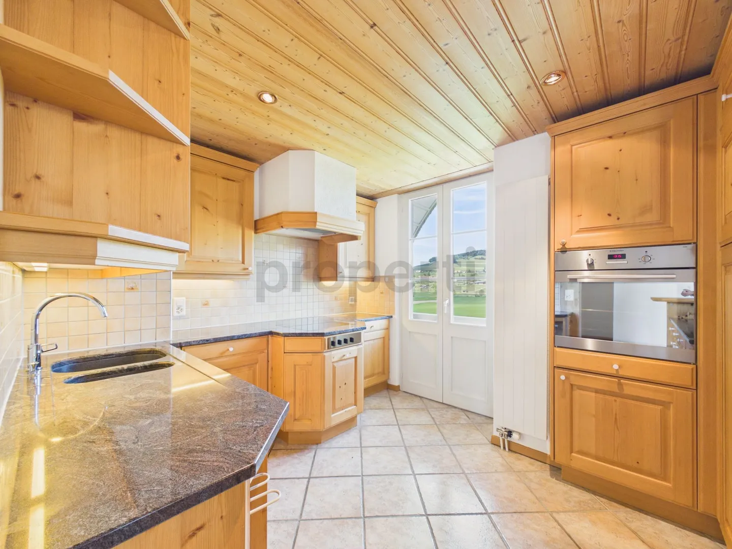 Charming 4.5-room maisonette with balcony in Enggistein - Photo 8 of 12