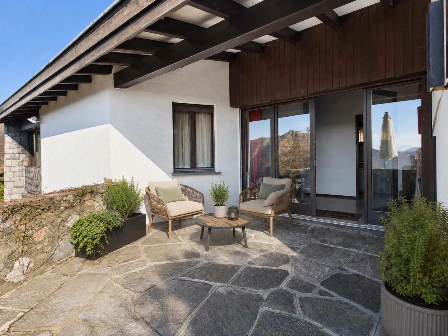 Arogno: characteristic house with lake view, garden and great potential - Photo 5 of 13