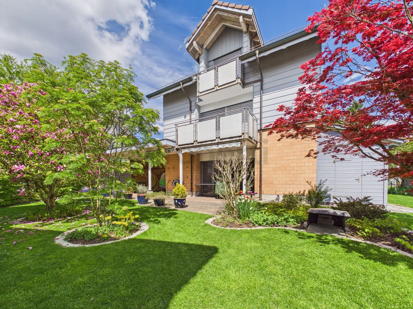 Grosszuegiges 7.5-Zimmer-Einfamilienhaus mit Balkon, Seuzach - Foto 1 von 13