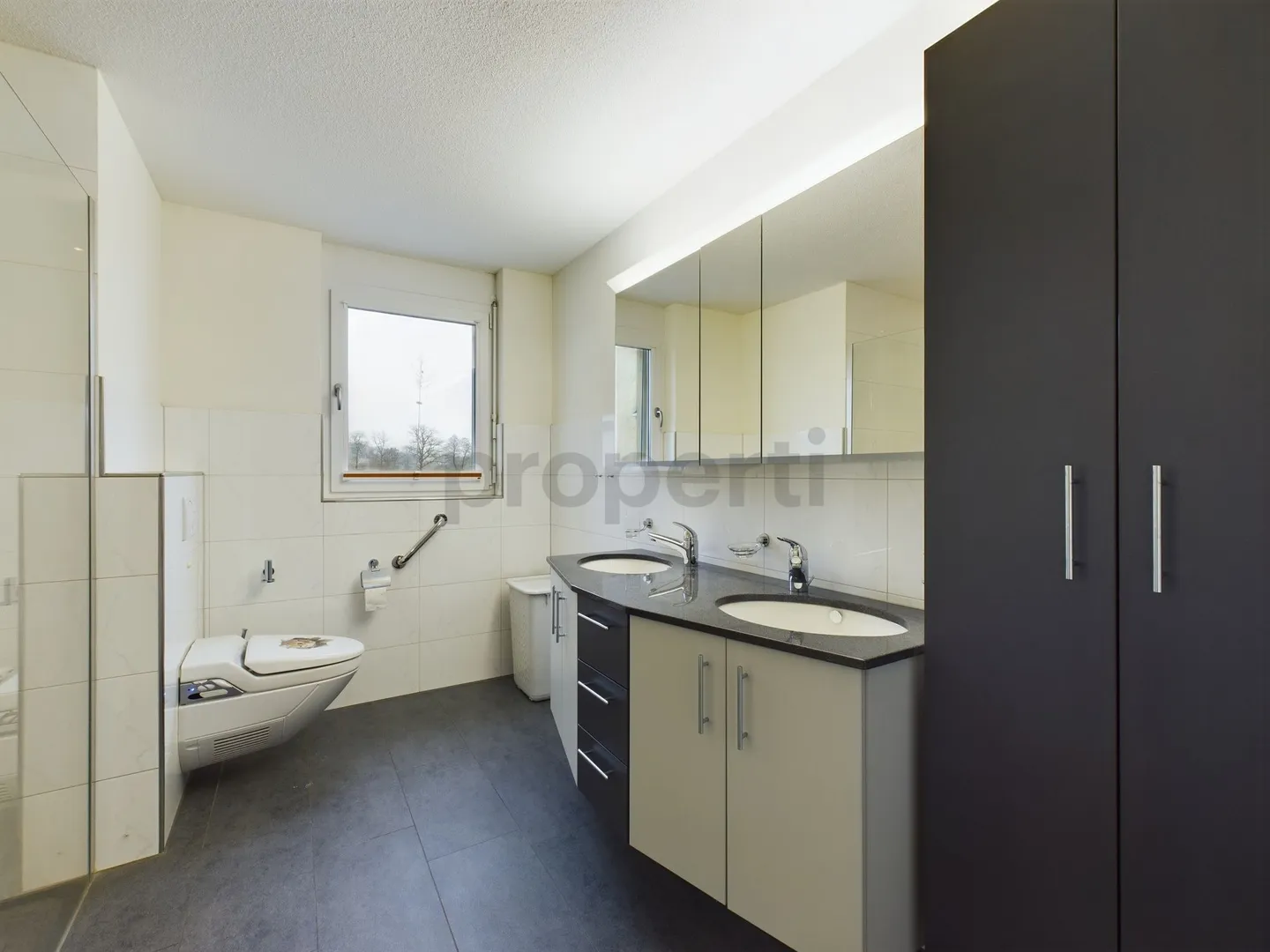 Goditi la tranquillità e la vista sul verde dal grande balcone della tua nuova casa - Foto 9 di 10