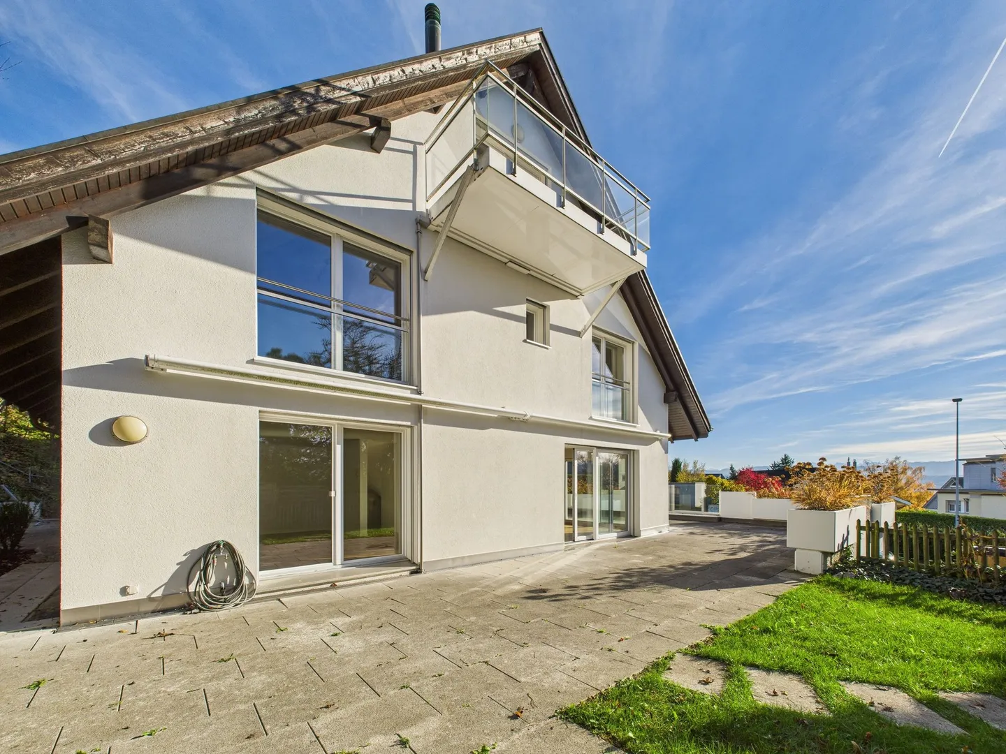 Reiheneinfamilienhaus mit Seesicht an bester Lage in Zollikon - Photo 2 of 13