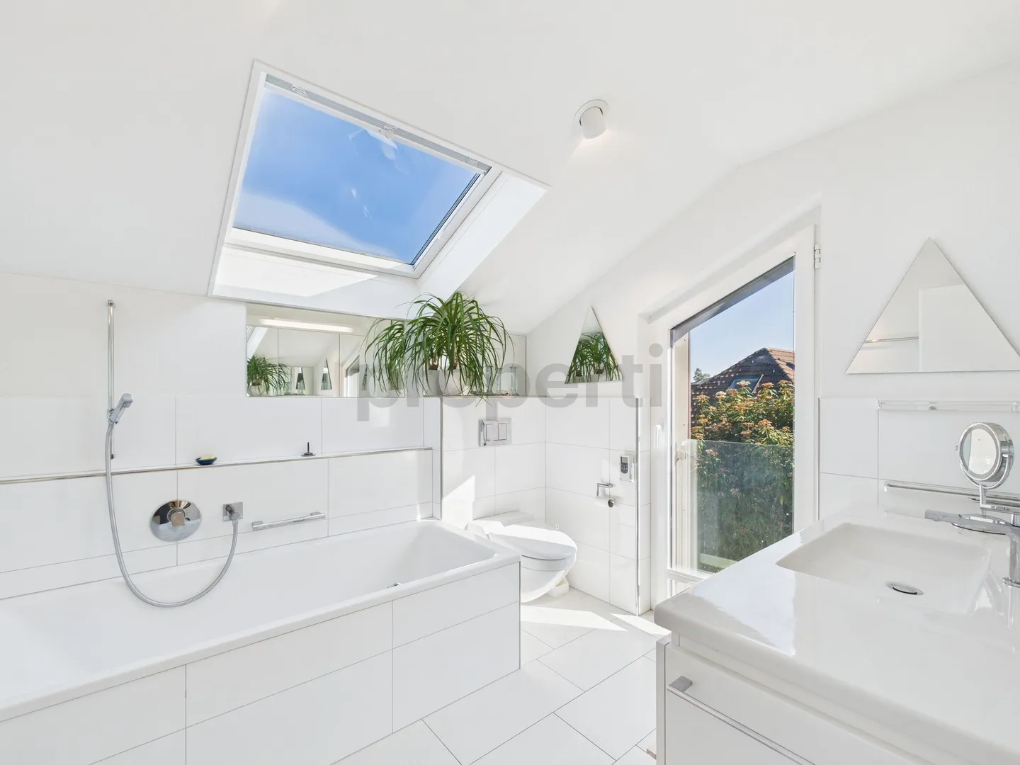 Moderne 6.5-Zimmer Einfamilienhaus mit Seeblick an ruhiger Lage in Untereggen - Foto 9 di 13