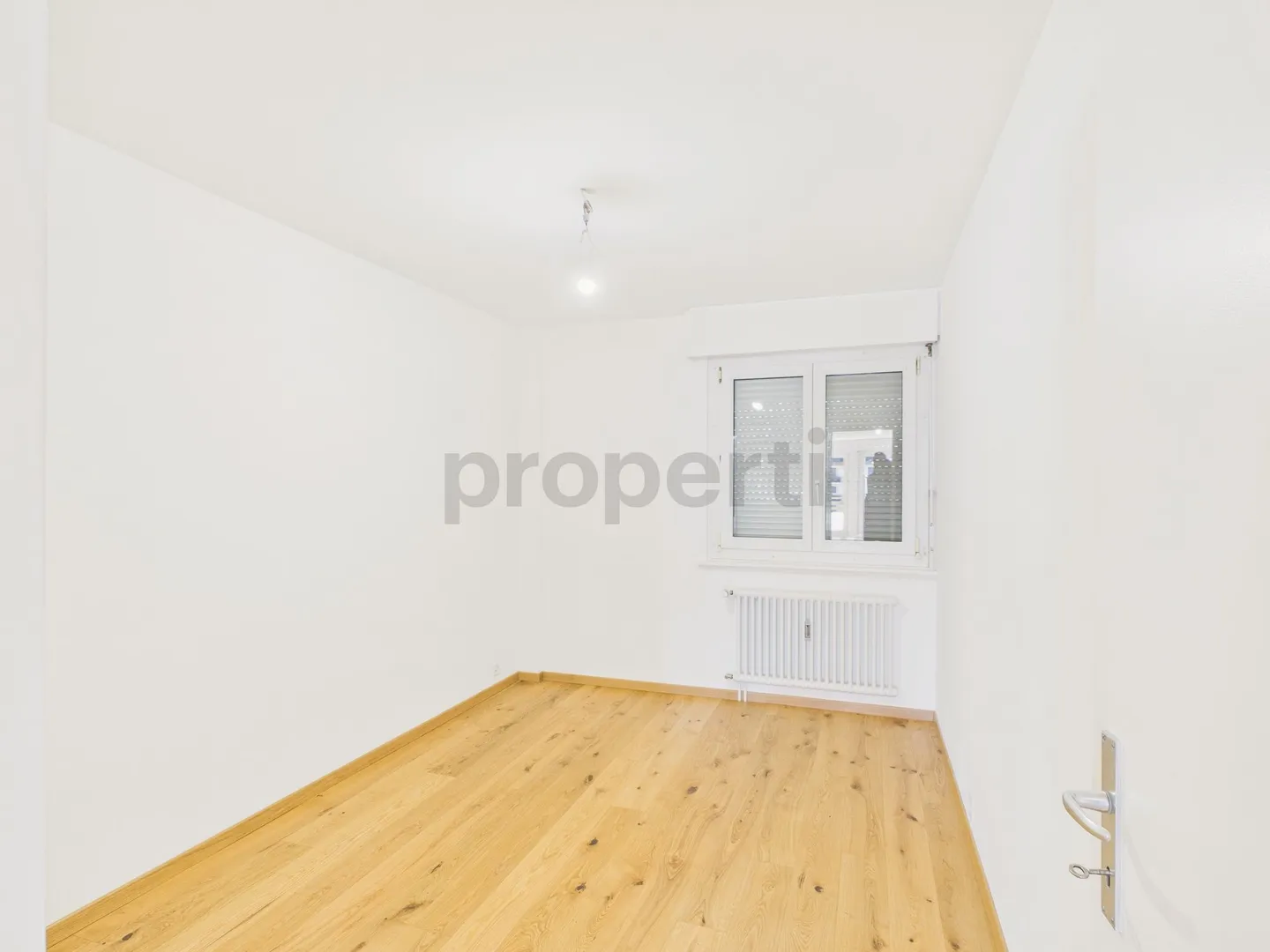 Appartement élégant 4 pièces avec balcon ensoleillé à Perly-Certoux - Foto 5 von 9