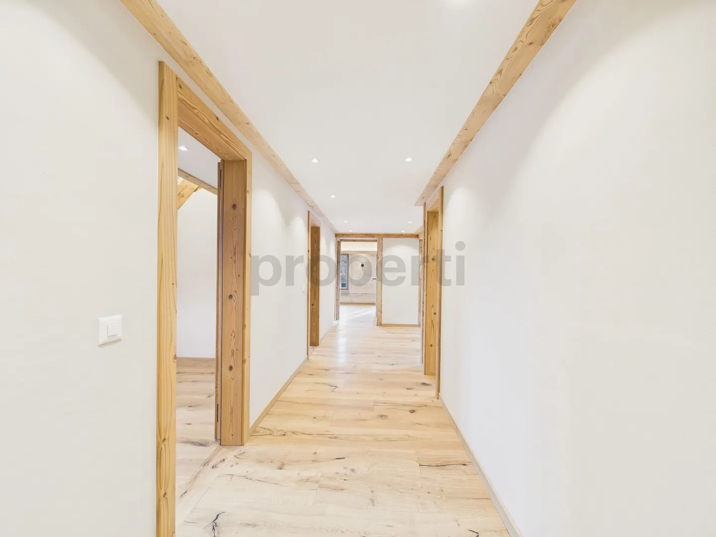 Attico ristrutturato di 4,5 stanze a Oberdiessbach - Foto 7 di 11