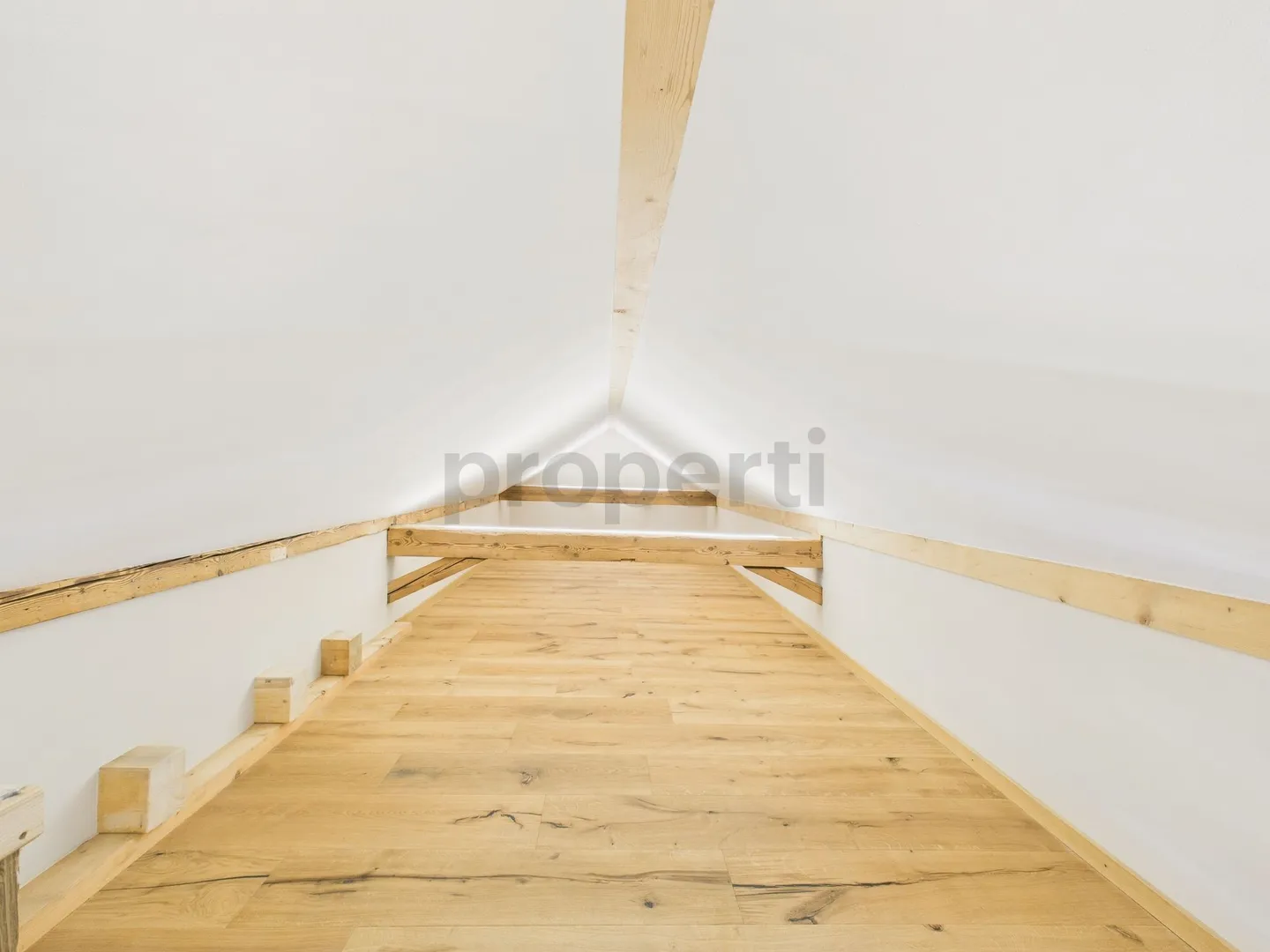 Attico ristrutturato di 4,5 stanze a Oberdiessbach - Foto 9 di 11