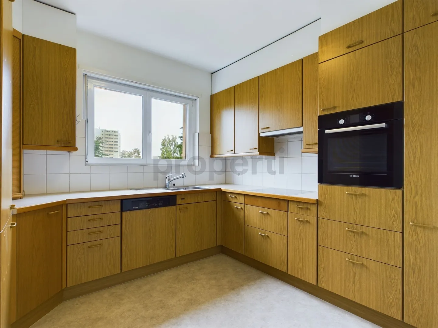 Spacious 3-room apartment in Allschwil - Photo 2 of 9