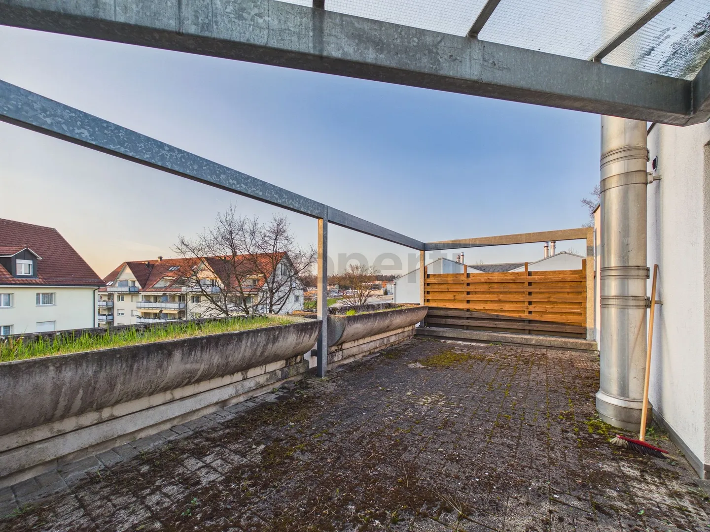 Bright 4.5-Room Apartment with Great Potential - Photo 8 of 9