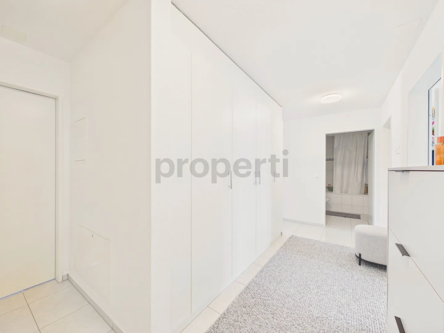 Appartamento 4.5 stanze come nuovo con ampio balcone - Foto 10 di 11