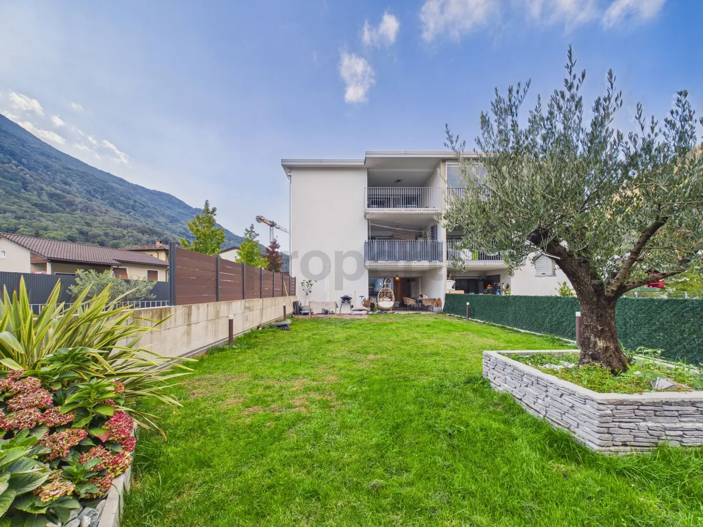 Jardin Privé de 122 m², Grande Terrasse Couverte & Exposition Sud ! - Photo 12 sur 13