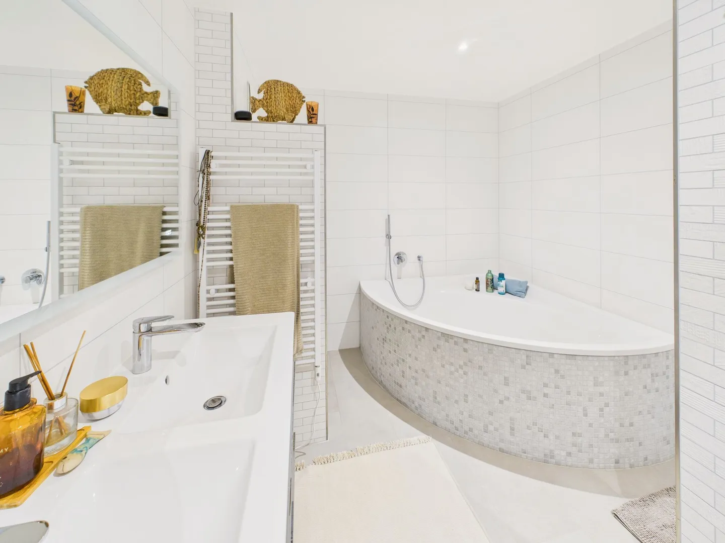 Villa contigua moderna e di alta gamma a Portalban, FR - Ideale per famiglie - Foto 11 di 13