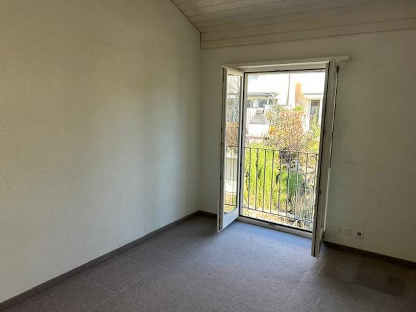 Schönes 4.5-Zimmer Einfamilienhaus mit Garten in Ottenbach - Foto 10 von 13