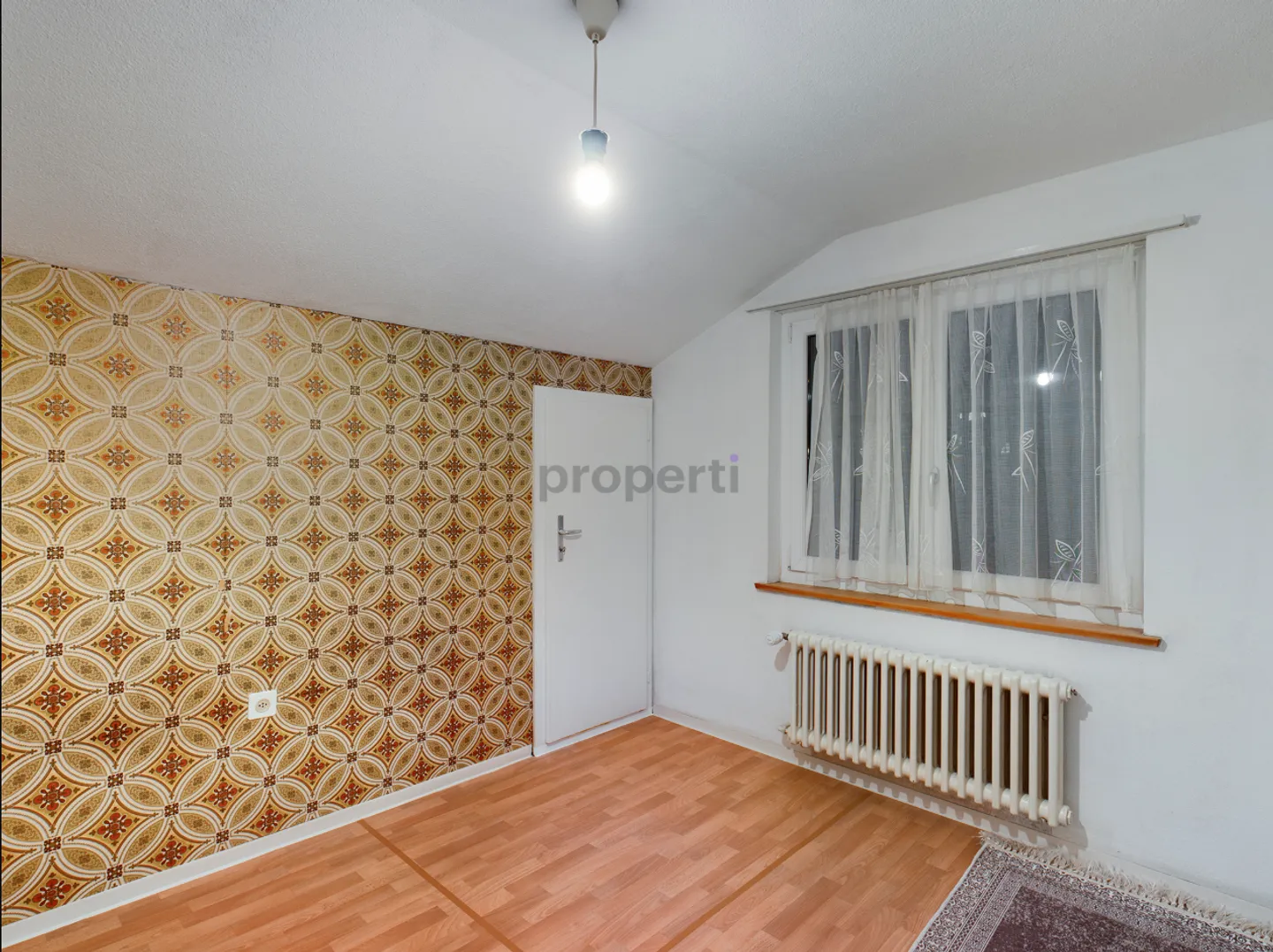 Bright 3-room apartment with balcony in Glarus - Photo 6 of 9