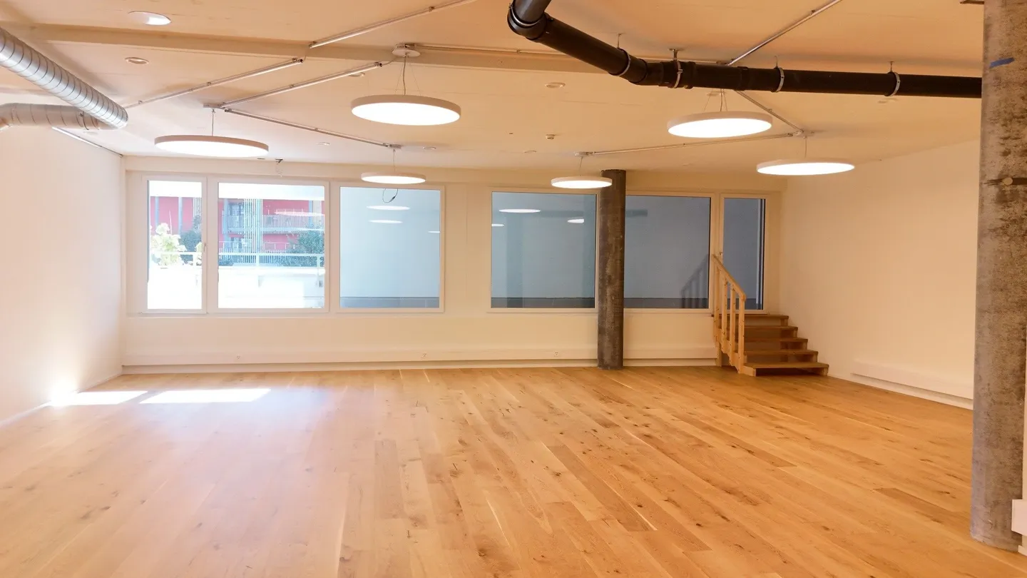 Modern office space in a central location in Spreitenbach - Photo 2 of 7