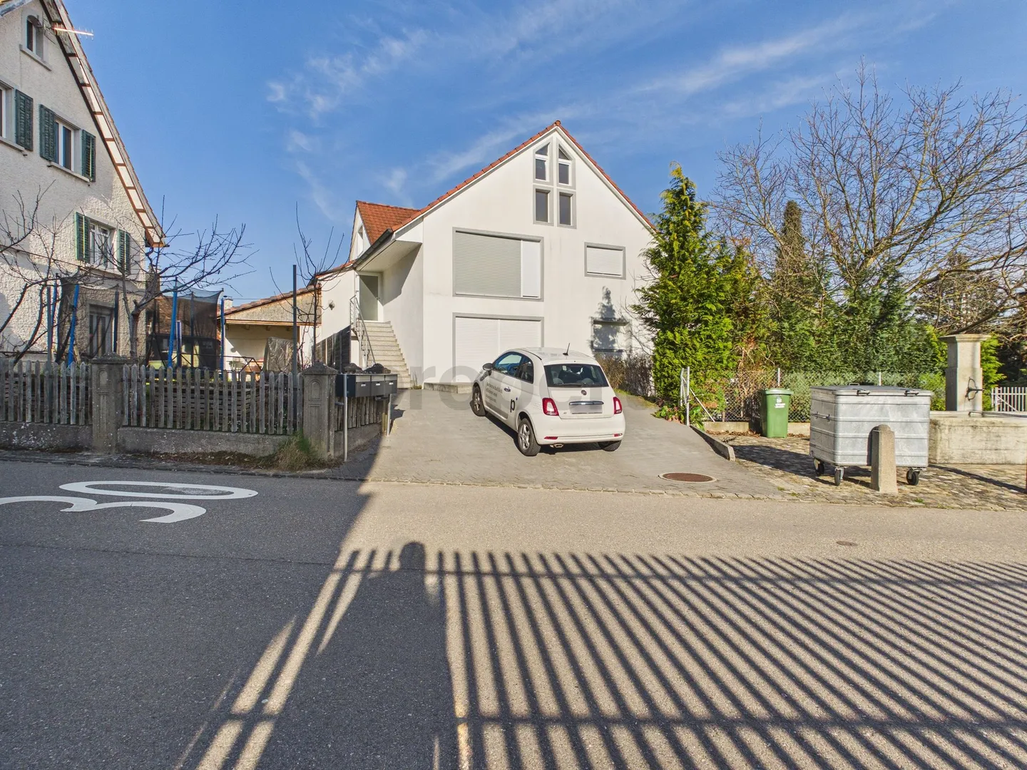 Attico spazioso di 4,5 stanze con posizione centrale, Thayngen - Foto 1 di 13