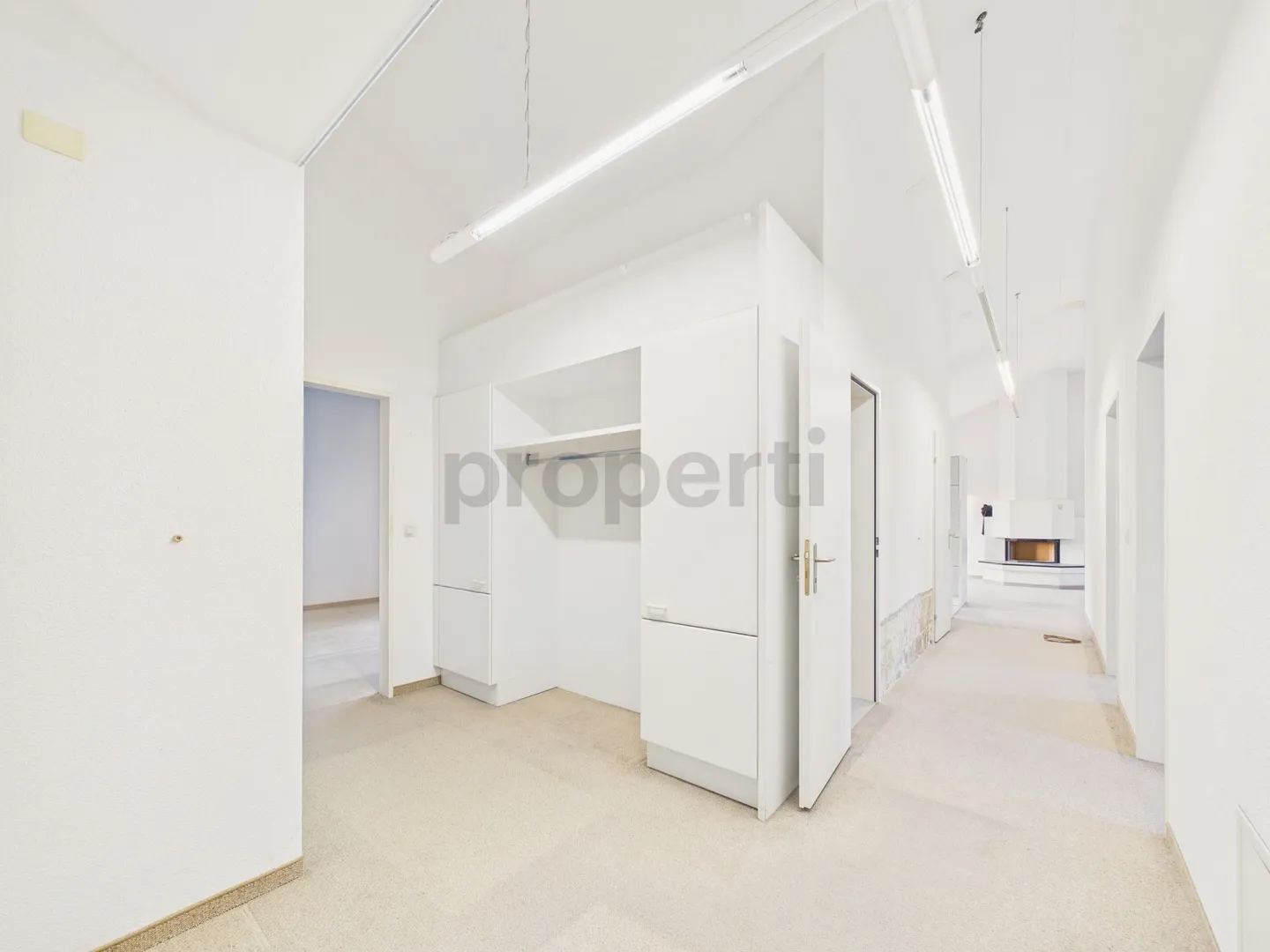 Bright 4.5-Room Apartment with Great Potential - Photo 6 of 9