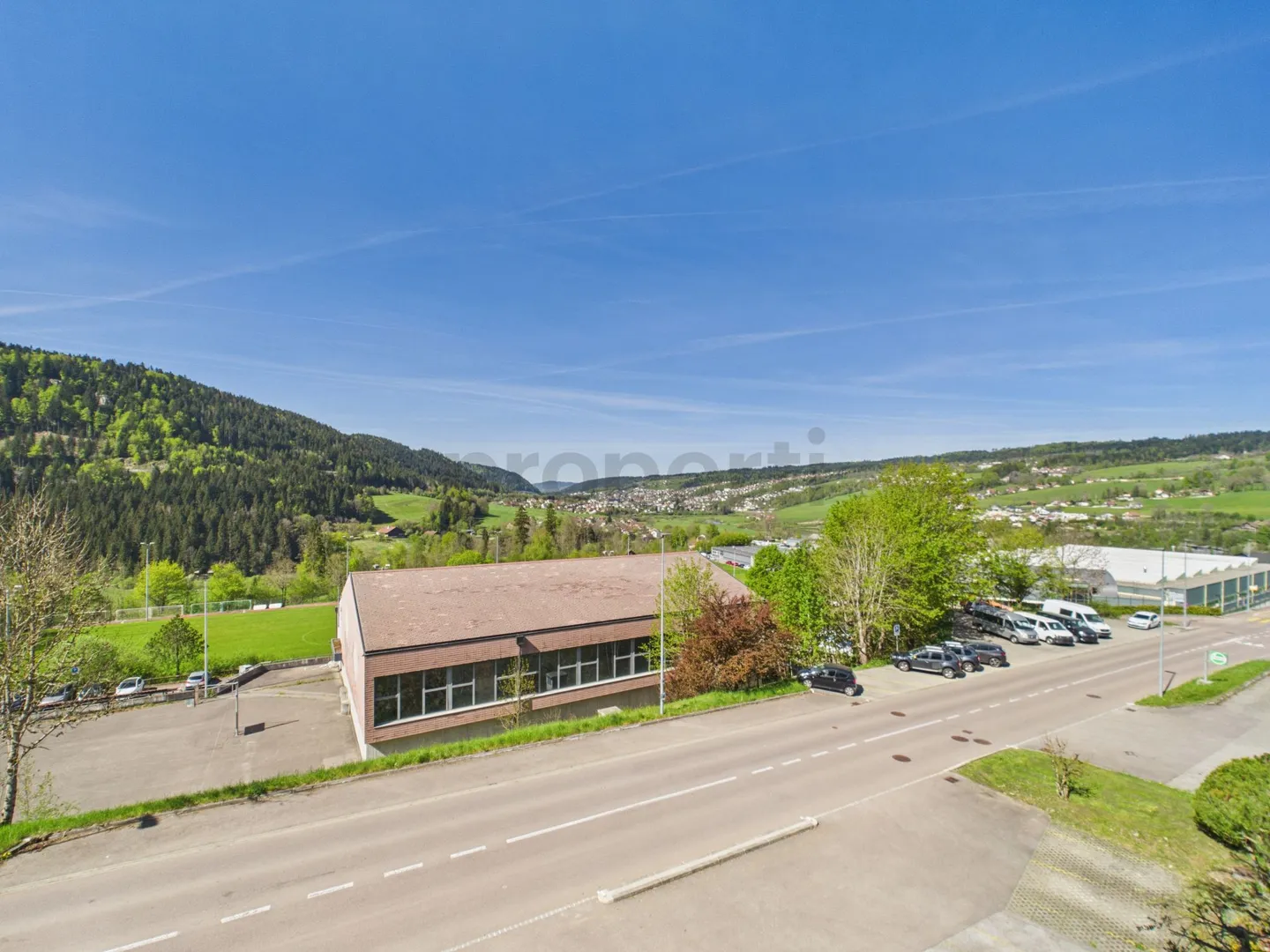 Charming 3.5 rooms in a peaceful living environment between nature and comfort - Photo 8 of 9