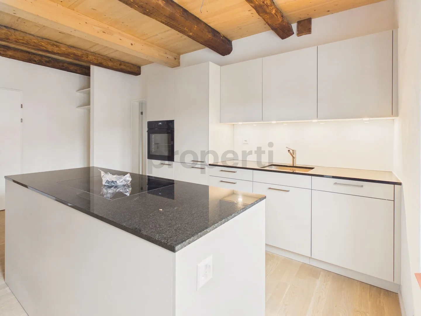 Appartement unique de 3,5 pièces avec caractère historique - Photo 7 sur 11
