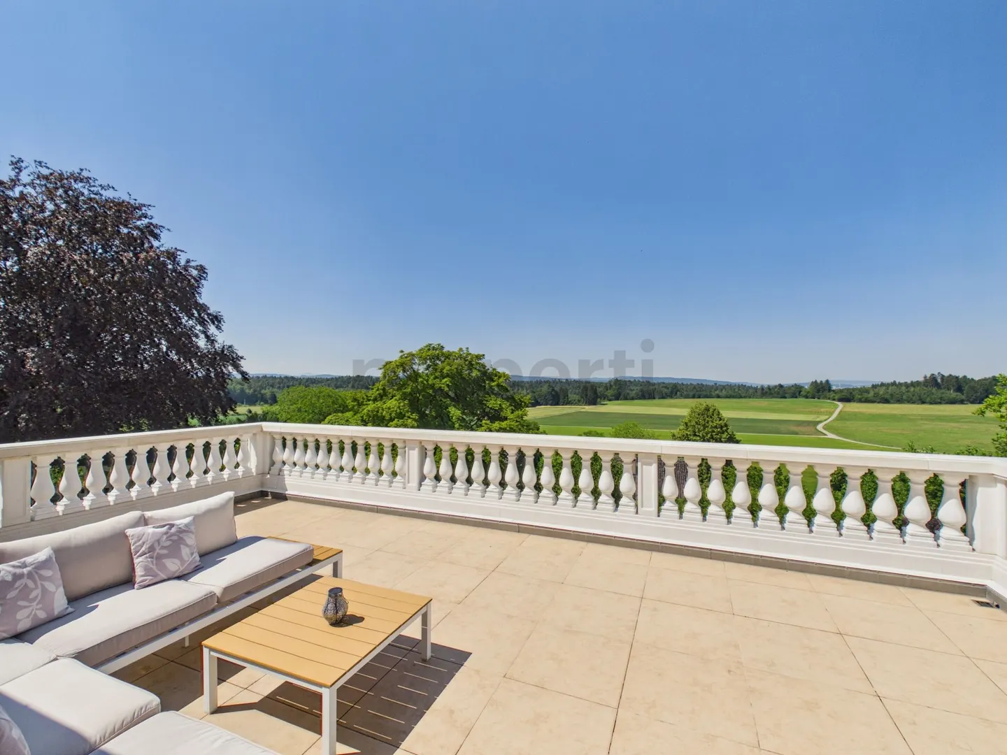 Luxusvilla mit Pool & Blick - Foto 11 von 12