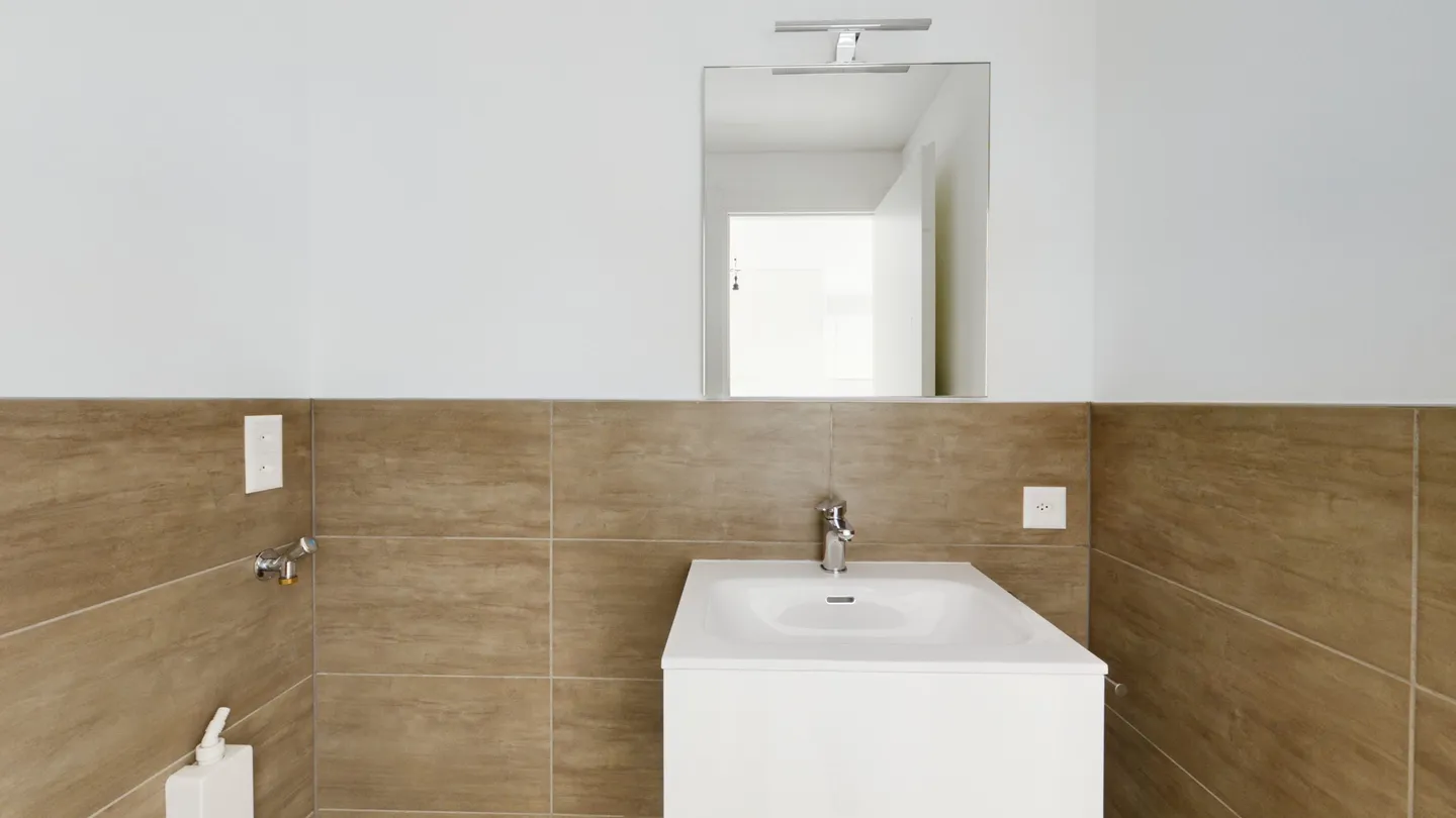 Elegant 2.5-room apartment in Lugano - Photo 5 of 8