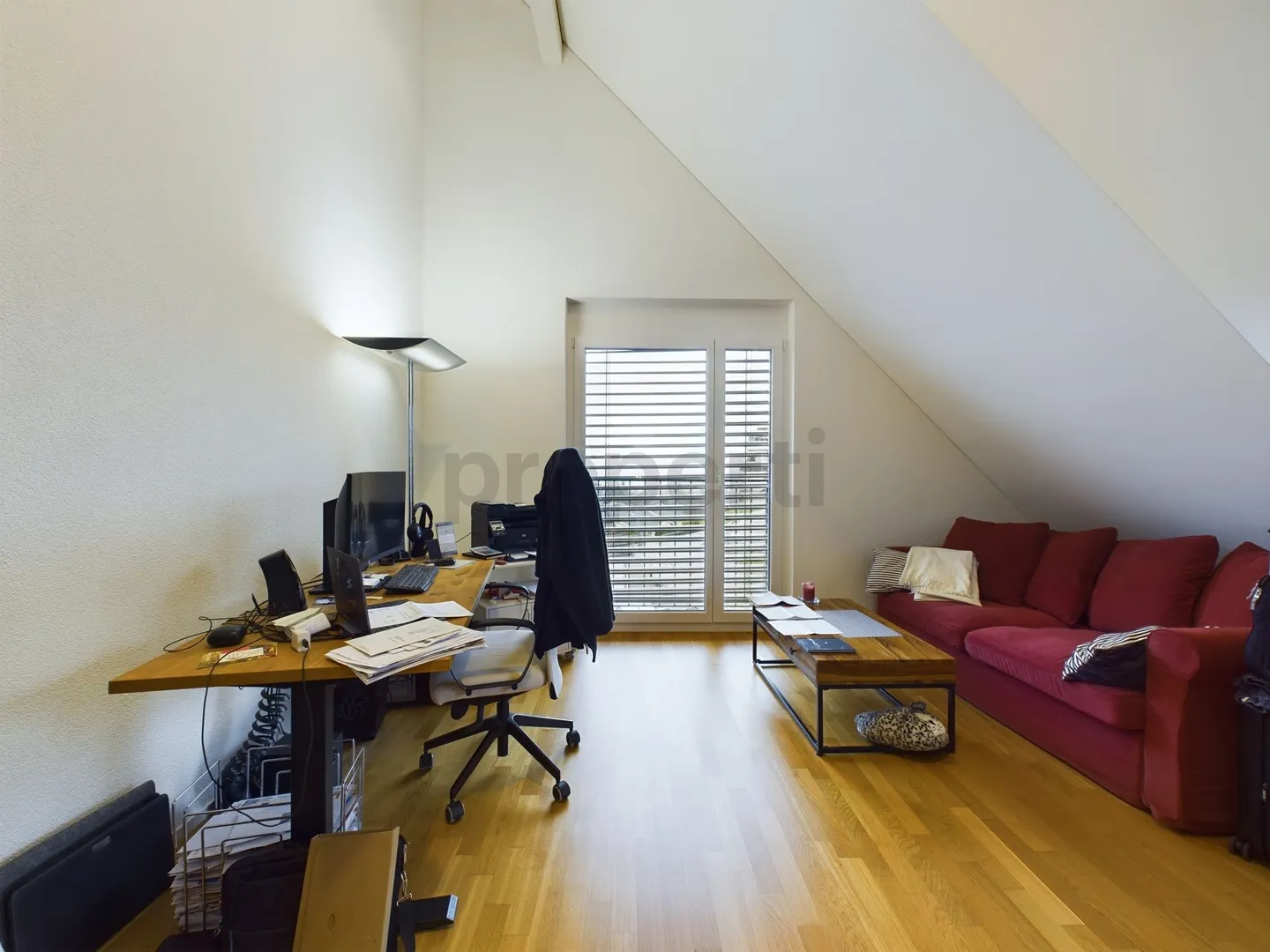 Unique living experience in Ernetschwil - Furnished penthouse with panorama, sauna & design at top level - Photo 6 of 11