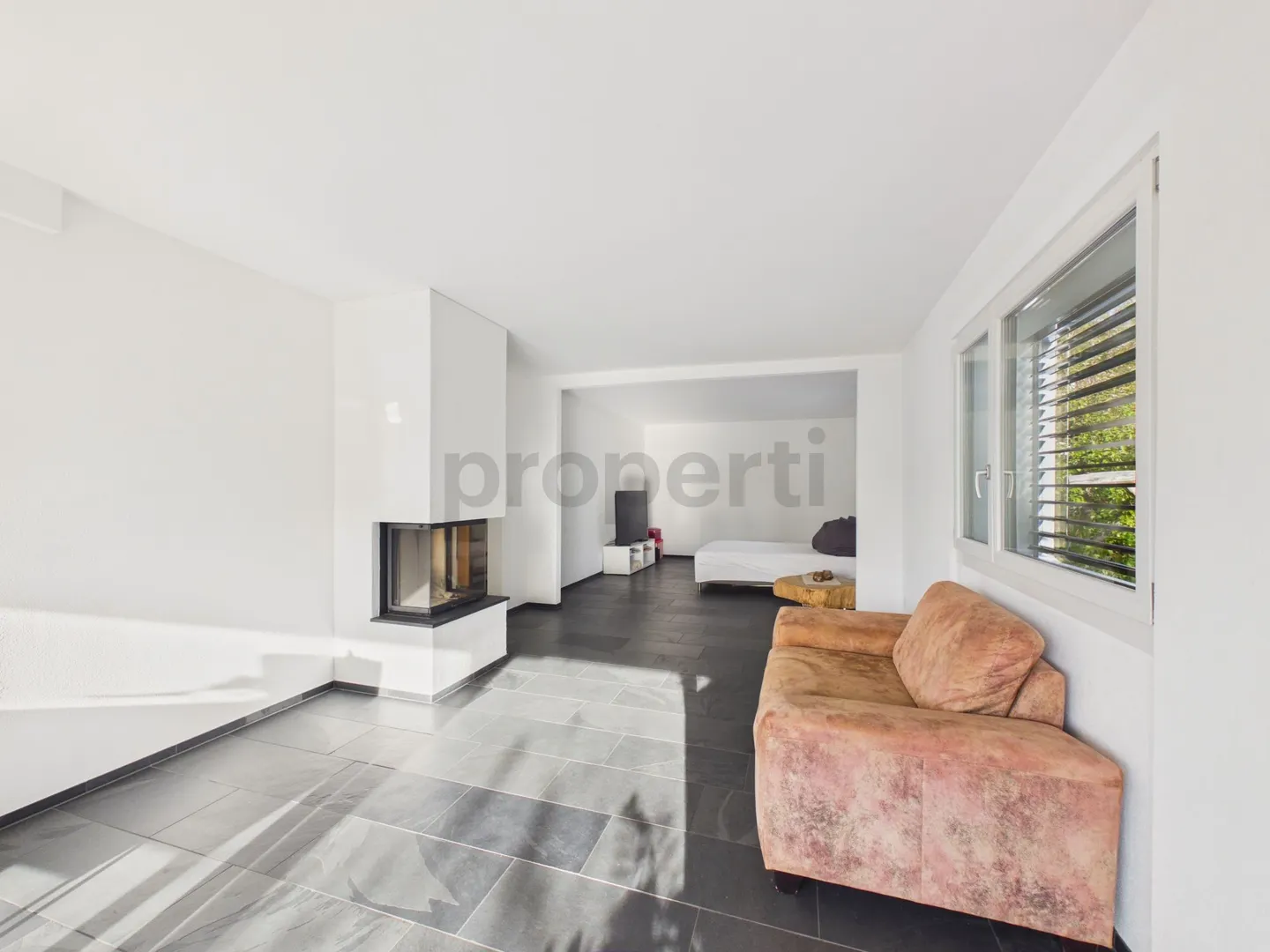 Ruhiges 4.5-Zimmer-Einfamilienhaus mit grosszügigem Garten und Ausbaupotenzial in Aarau Rohr - Photo 2 sur 11