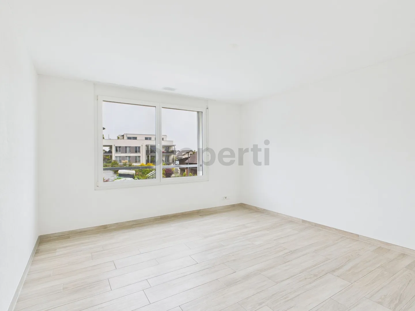 Light-Filled Dream Apartment in Niederwil AG with 5.5 Rooms - Photo 6 of 9