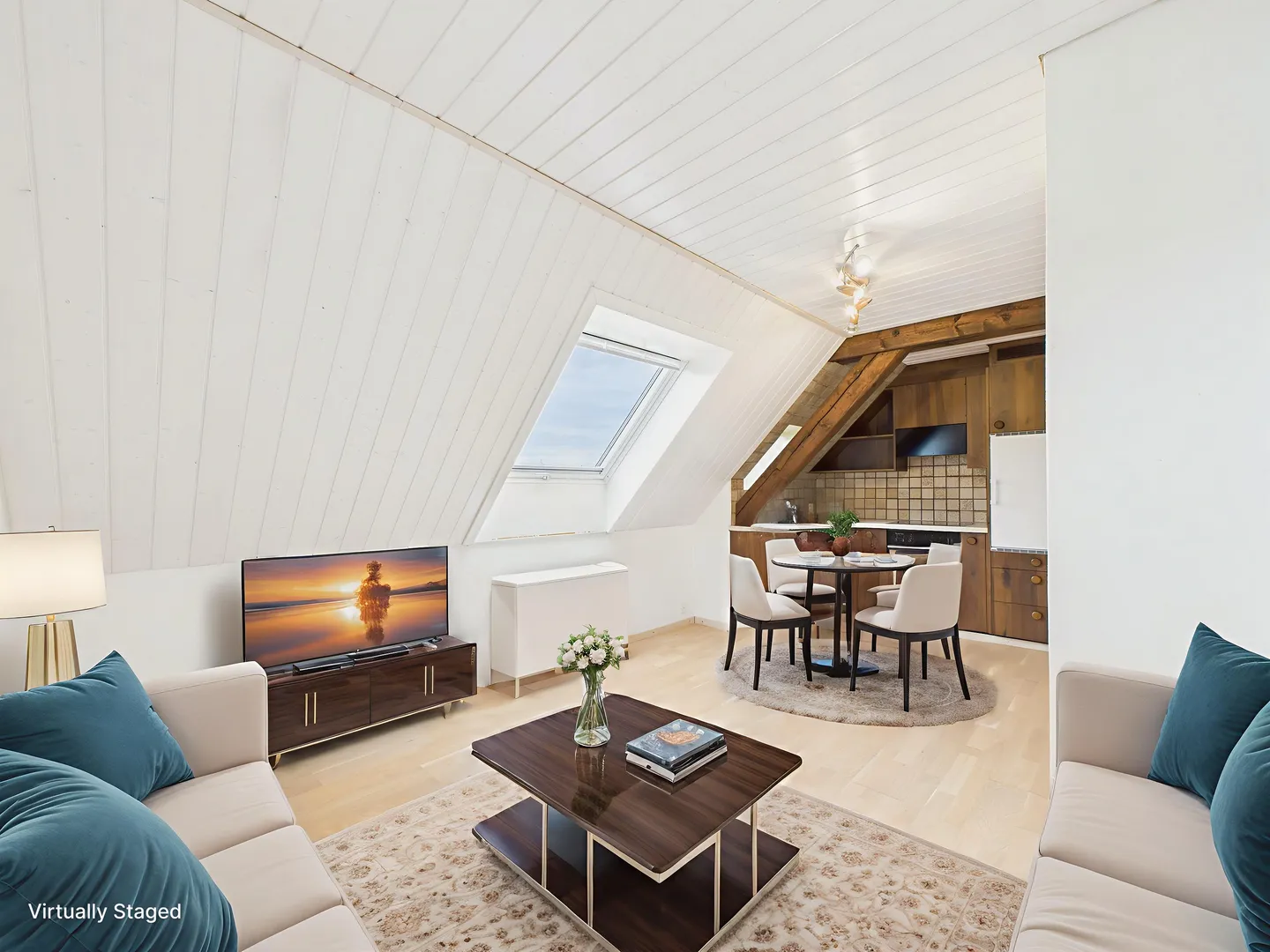 Charming 2.5-room attic apartment with plenty of light and view - Photo 1 of 11