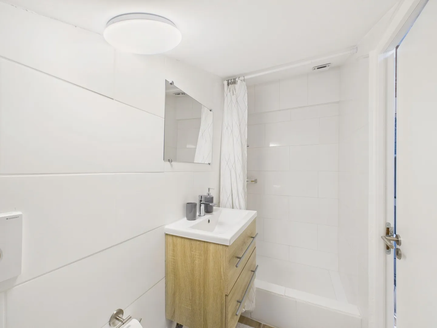 Appartement 3.5 pièces rénové avec charme à Crassier - Photo 10 sur 12