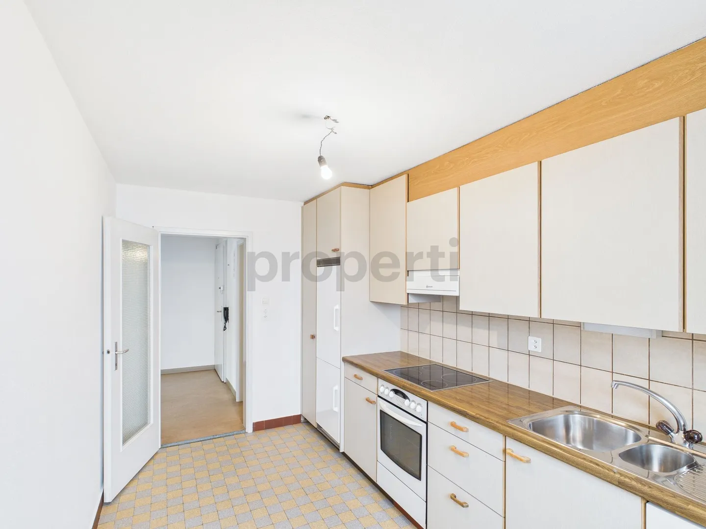 Helle 3-Zimmer Dachwohnung mit Balkon in Bottmingen - Foto 5 von 11