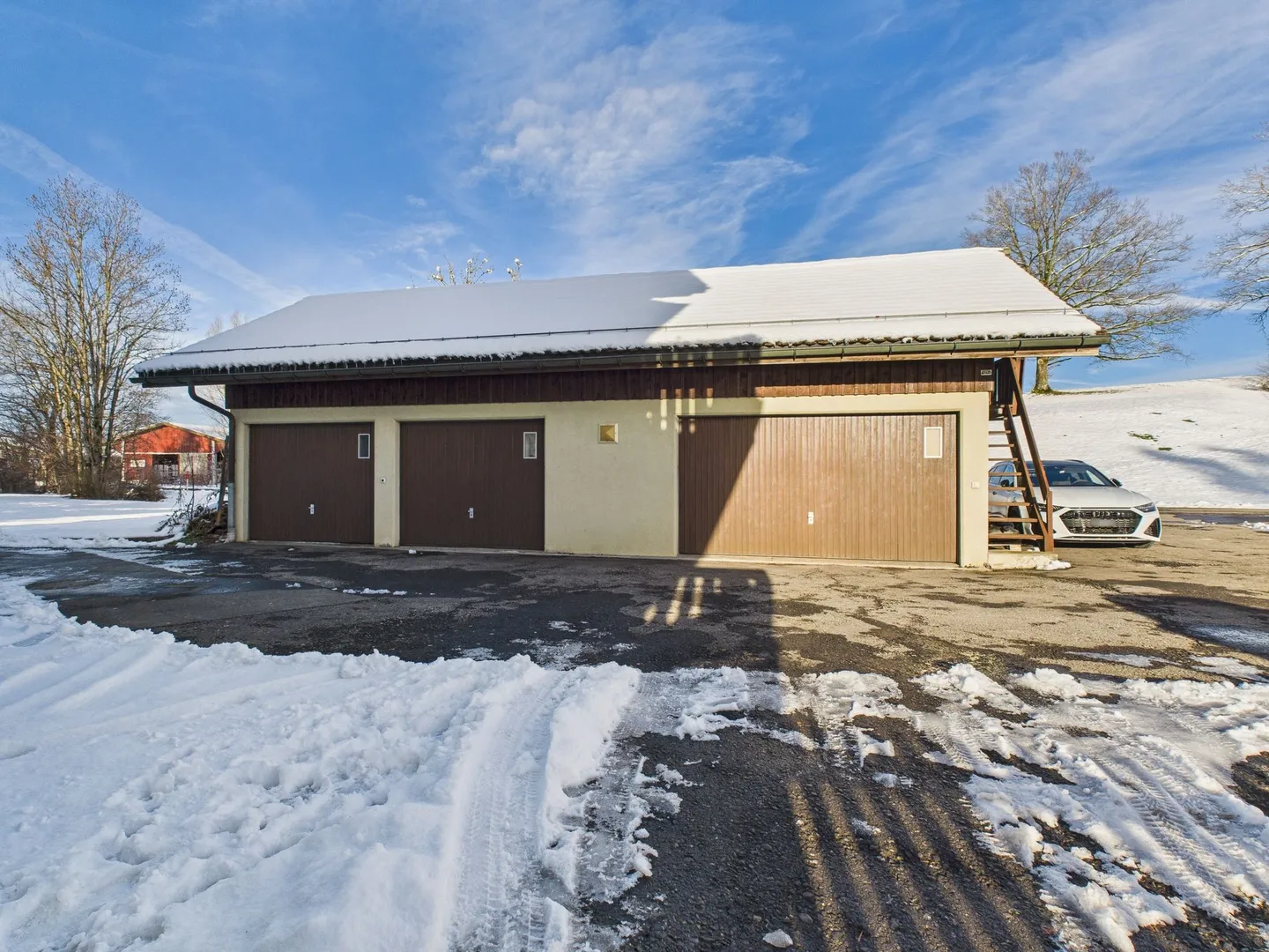 Maison multifamiliale à Unterägeri - Emplacement unique au milieu de la nature, entouré de zone agricole, de forêt et de ruisseau - Photo 5 sur 13